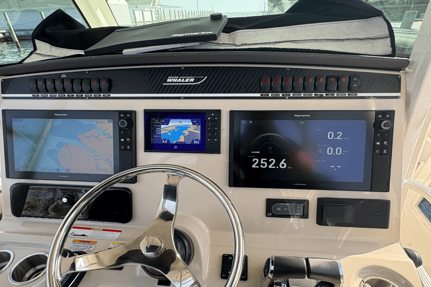 2022 Boston Whaler 350 OUTRAGE Image Thumbnail #17