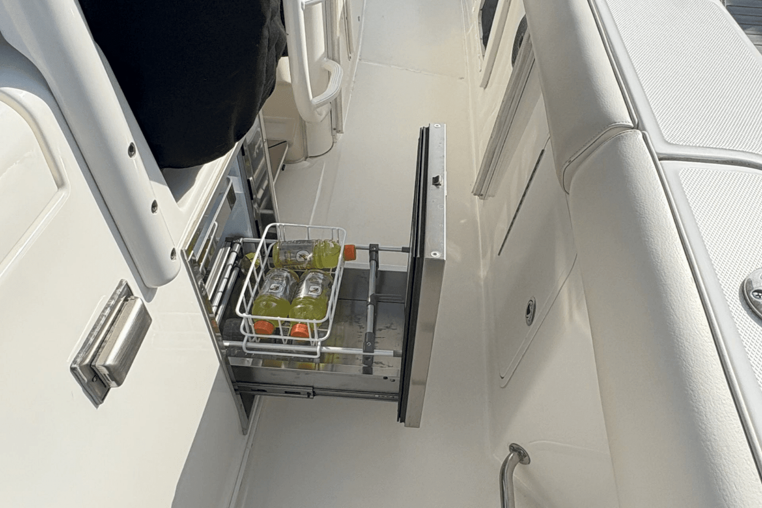 2022 Boston Whaler 350 OUTRAGE Image Thumbnail #12