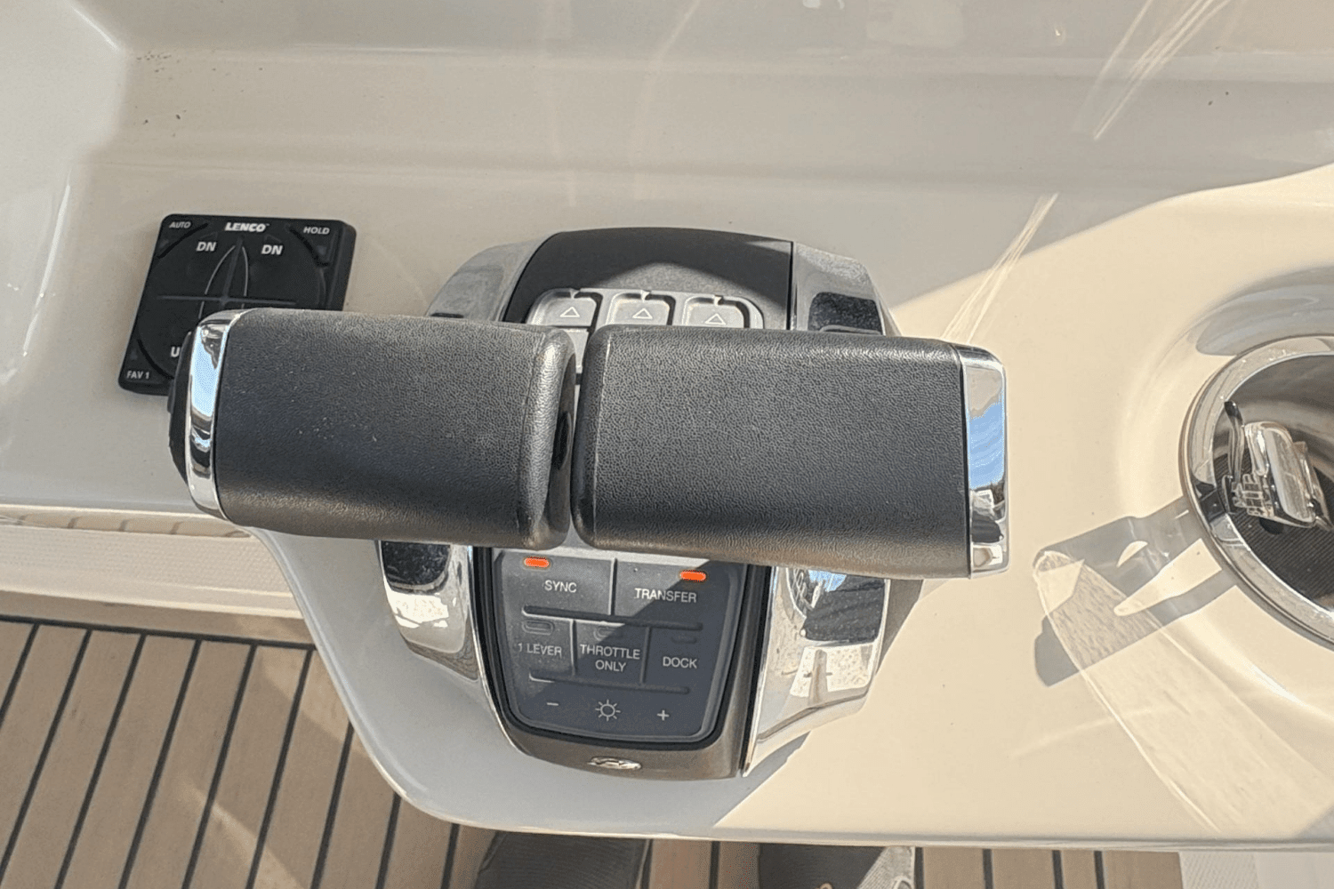 2022 Boston Whaler 350 OUTRAGE Image Thumbnail #18