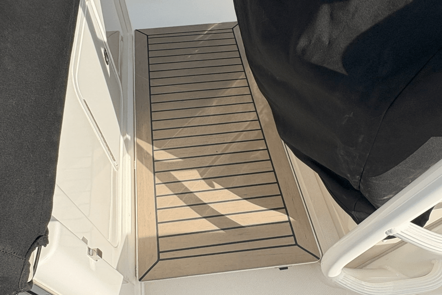 2022 Boston Whaler 350 OUTRAGE Image Thumbnail #13