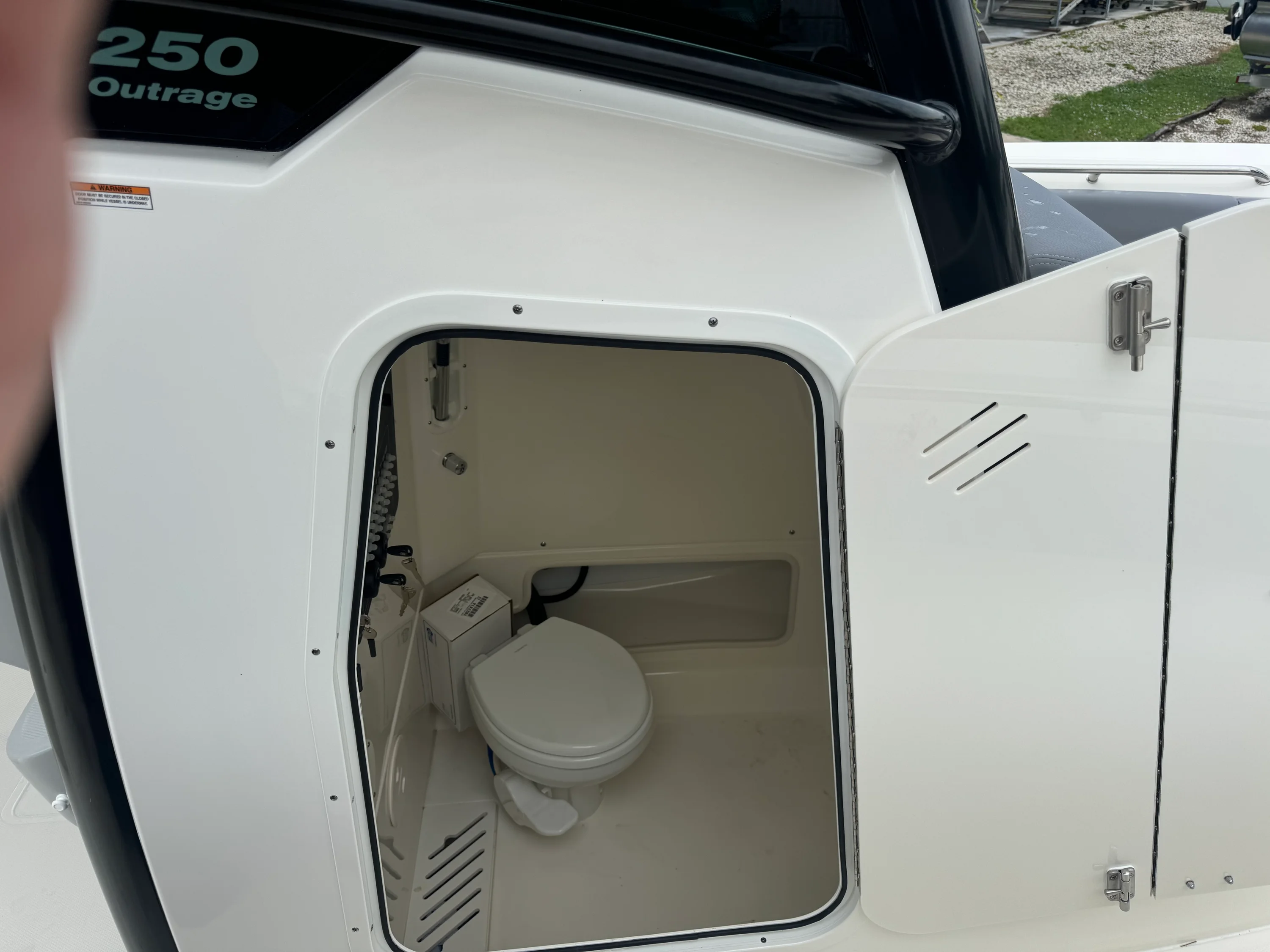2026 Boston Whaler 250 Outrage Image Thumbnail #12