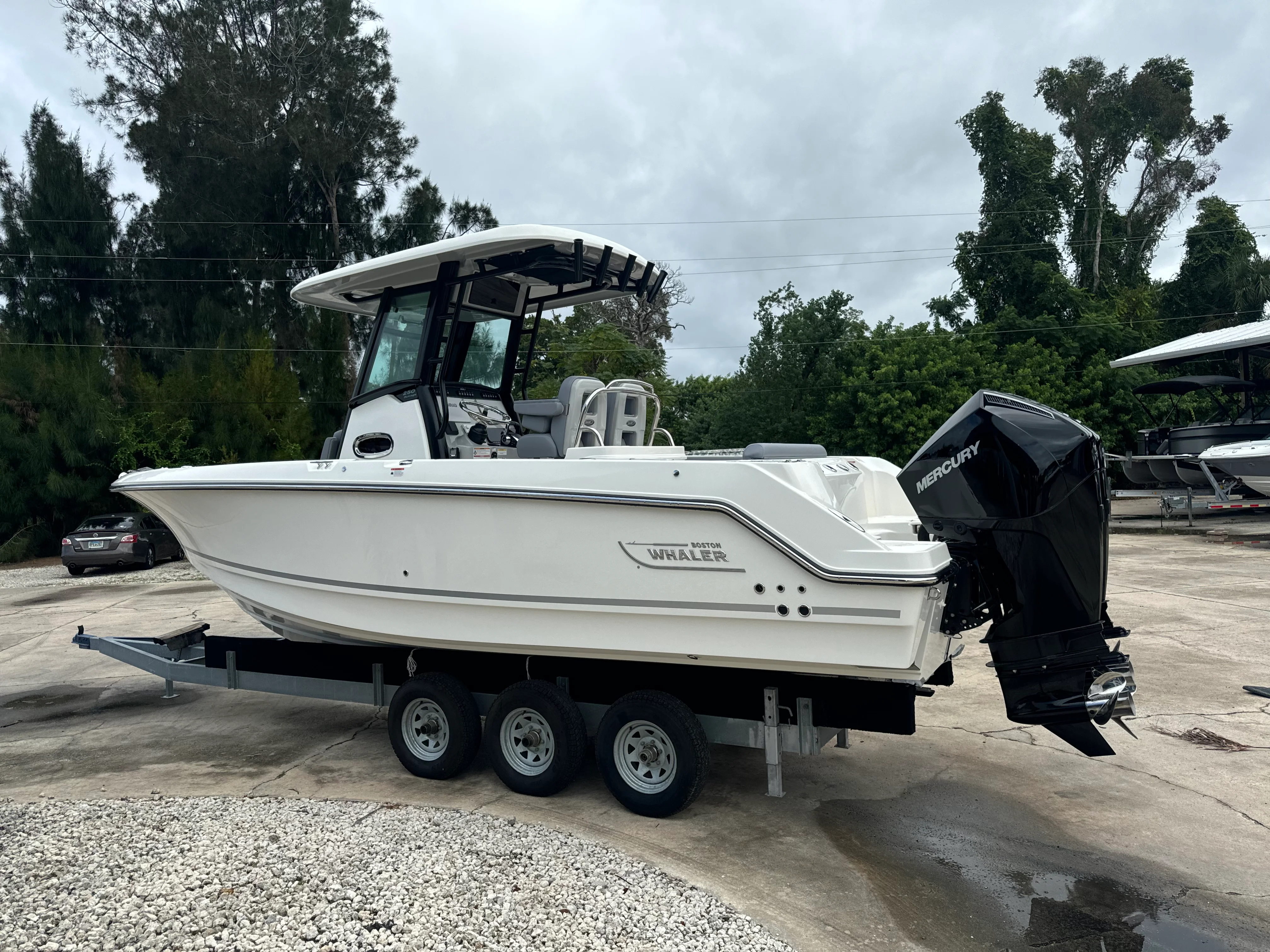 2026 Boston Whaler 250 Outrage Image Thumbnail #2