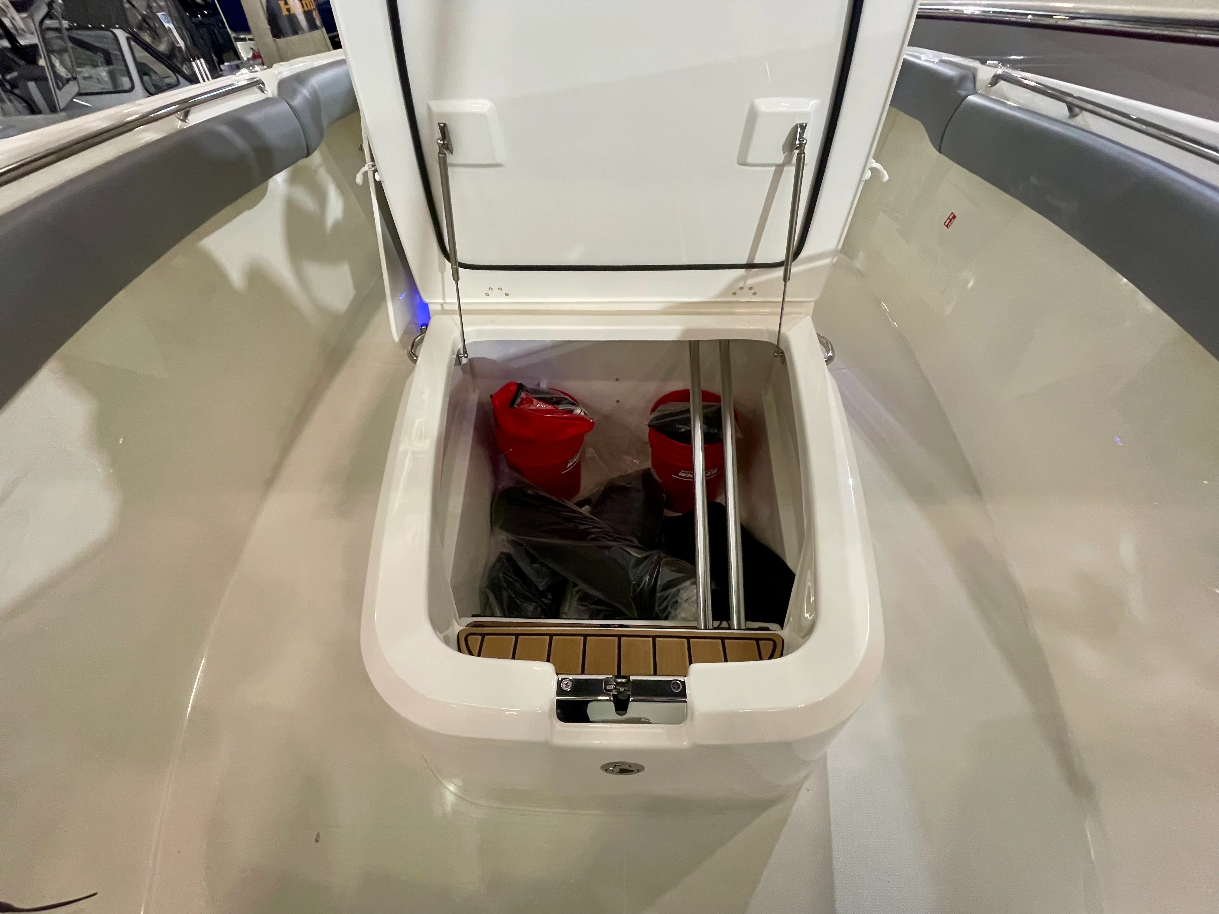 2026 Boston Whaler 280 Outrage Image Thumbnail #13