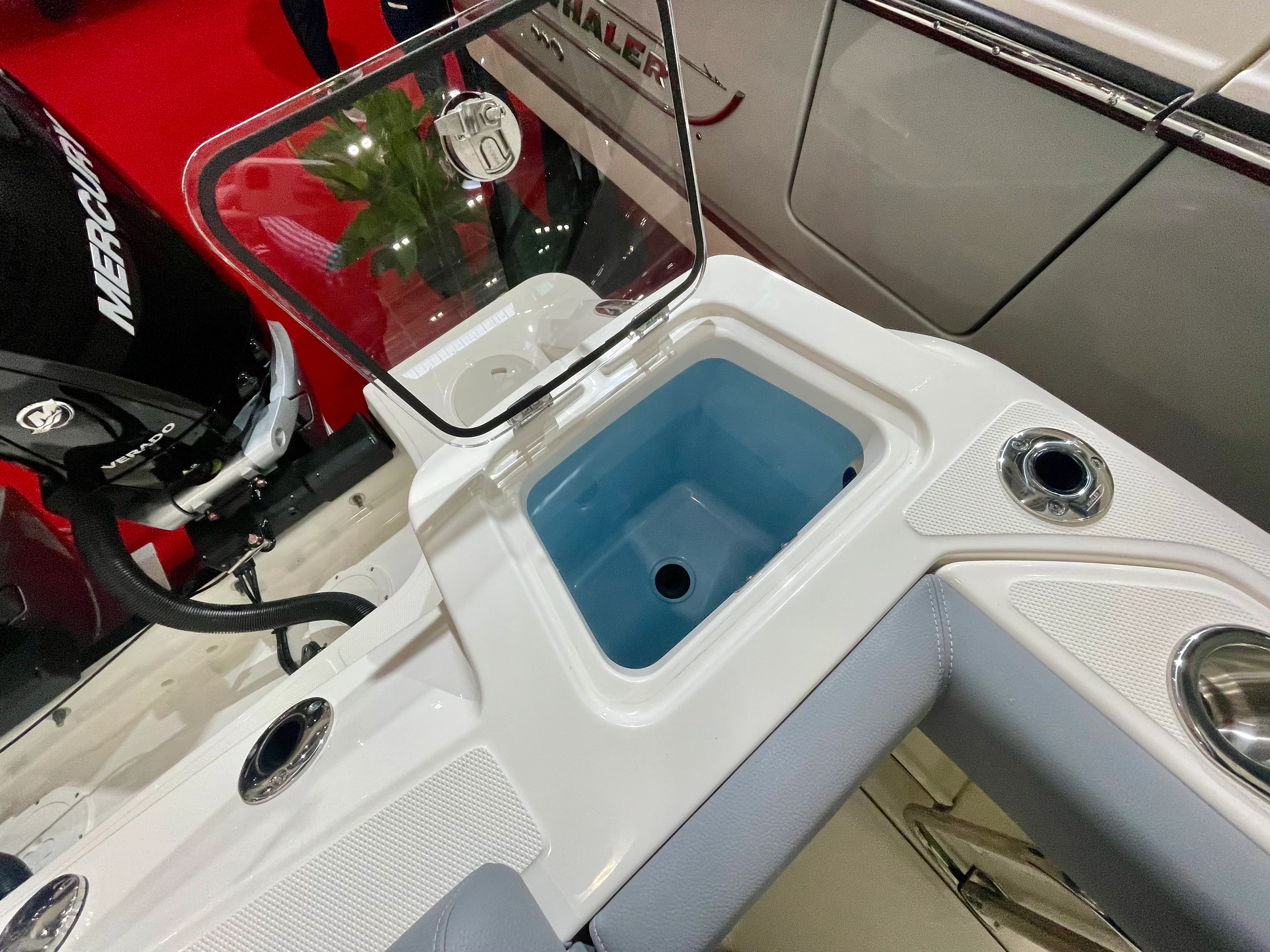 2026 Boston Whaler 280 Outrage Image Thumbnail #4