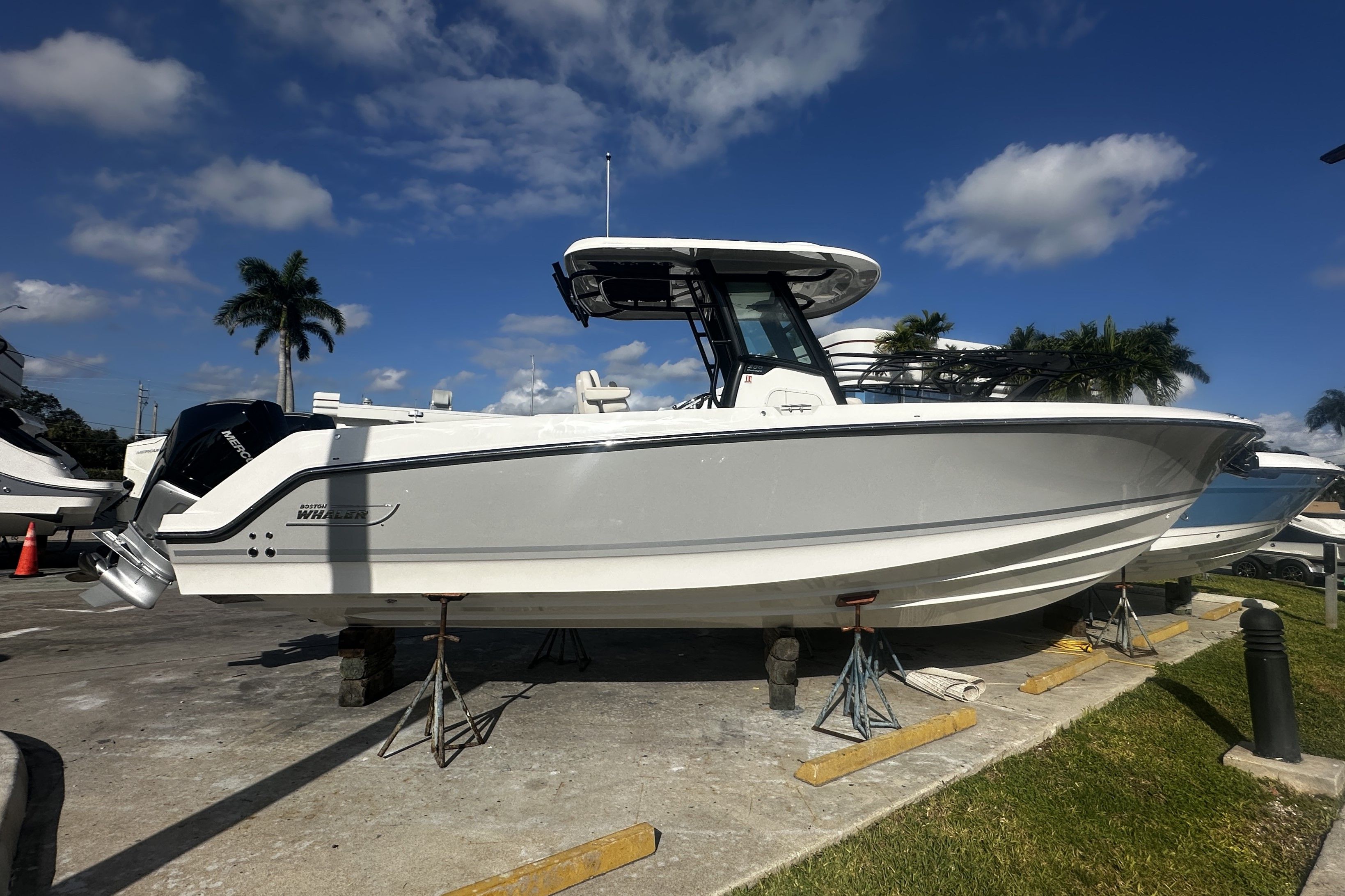 2026 Boston Whaler 280 Outrage Image Thumbnail #1