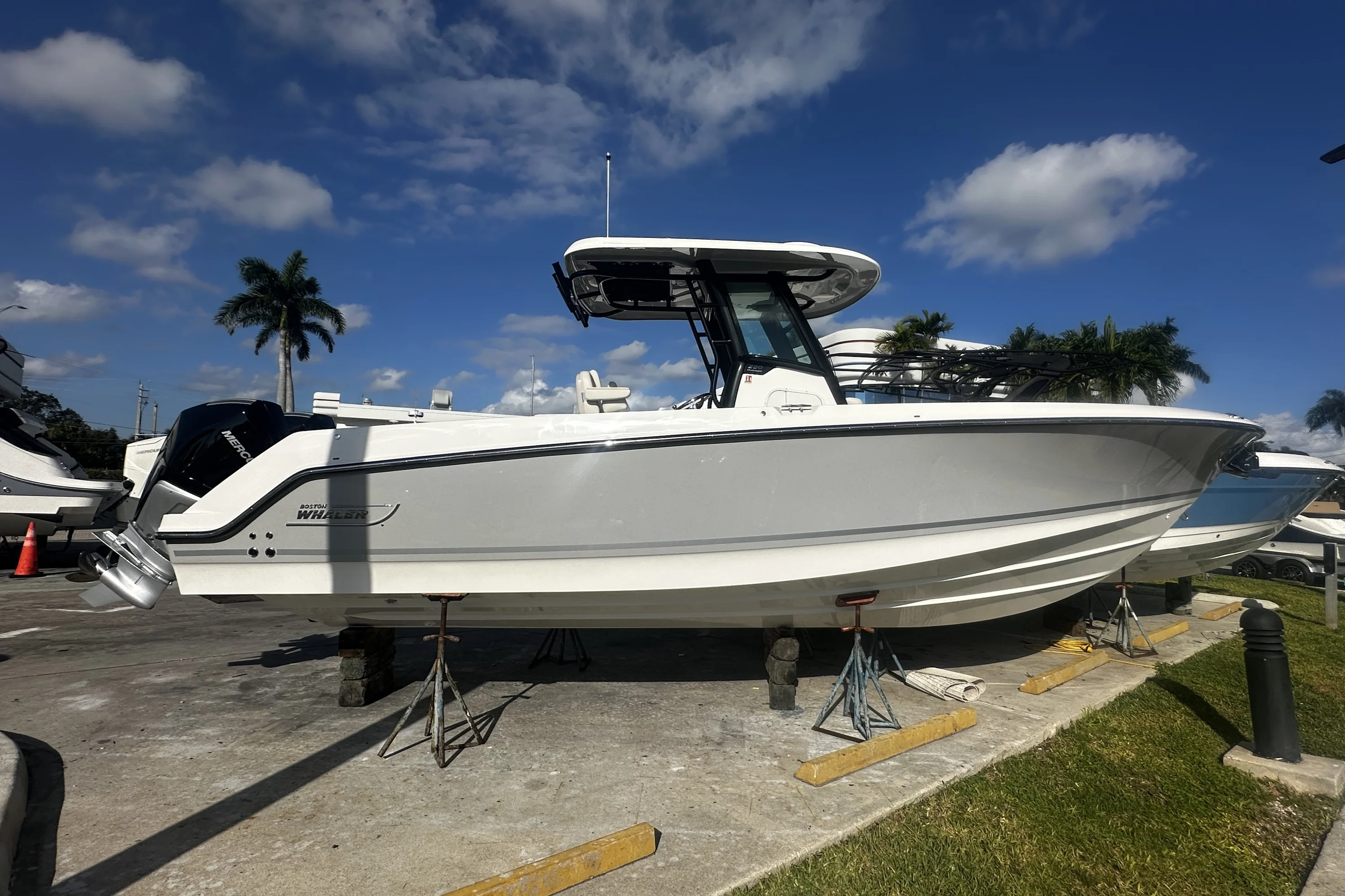 2026 Boston Whaler 280 Outrage Image Thumbnail #1