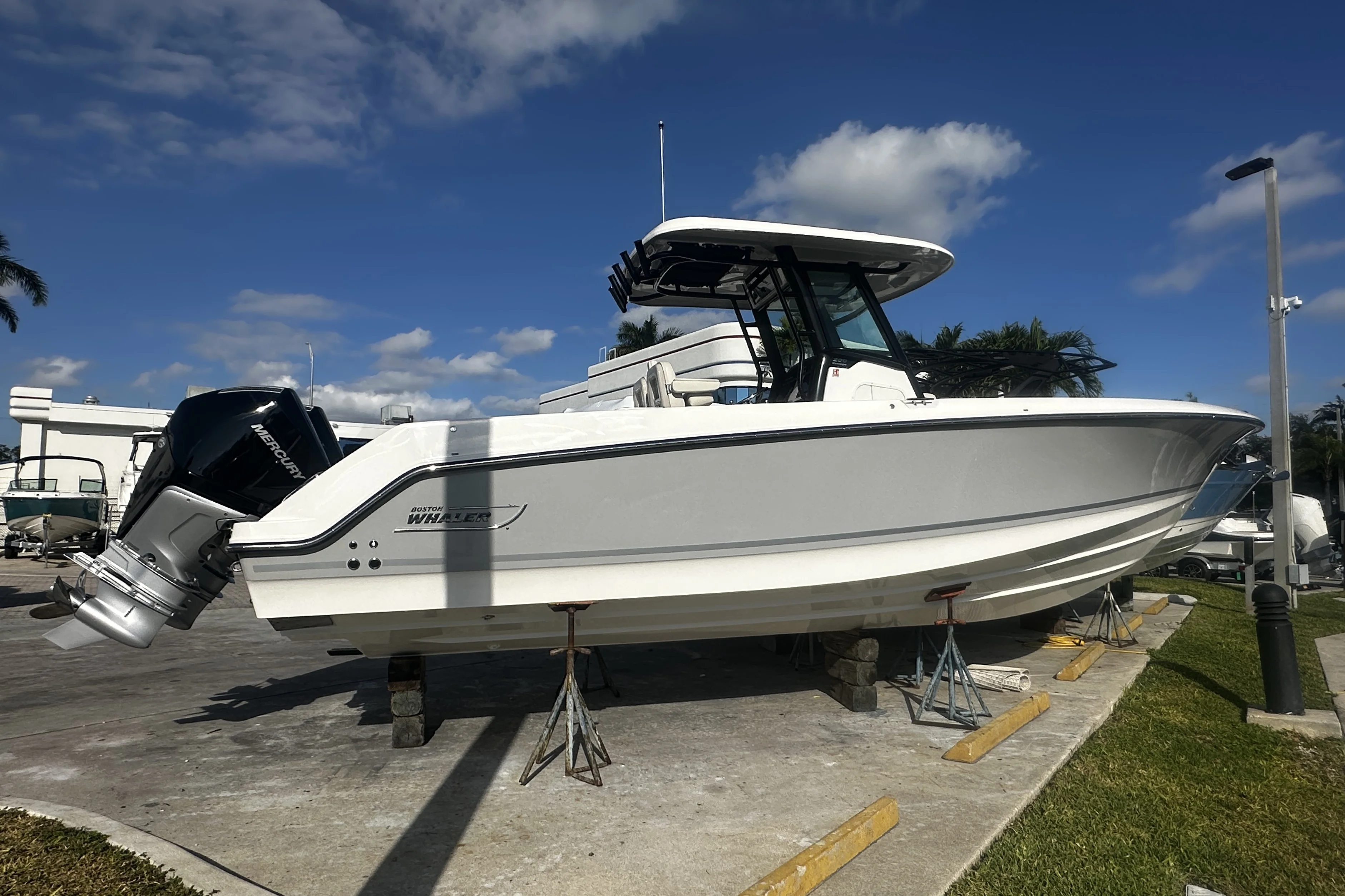 2026 Boston Whaler 280 Outrage Image Thumbnail #2