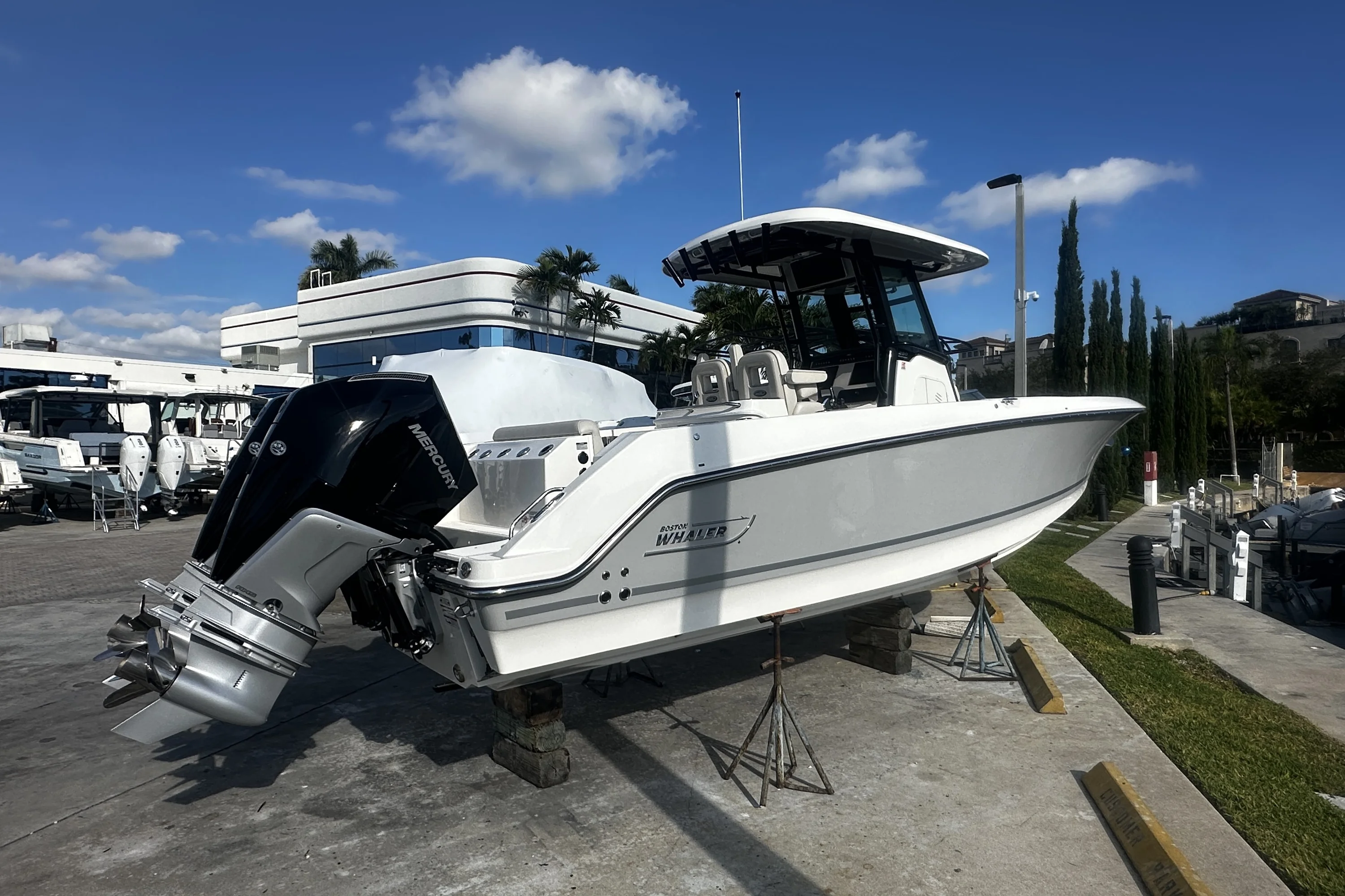 2026 Boston Whaler 280 Outrage Image Thumbnail #3