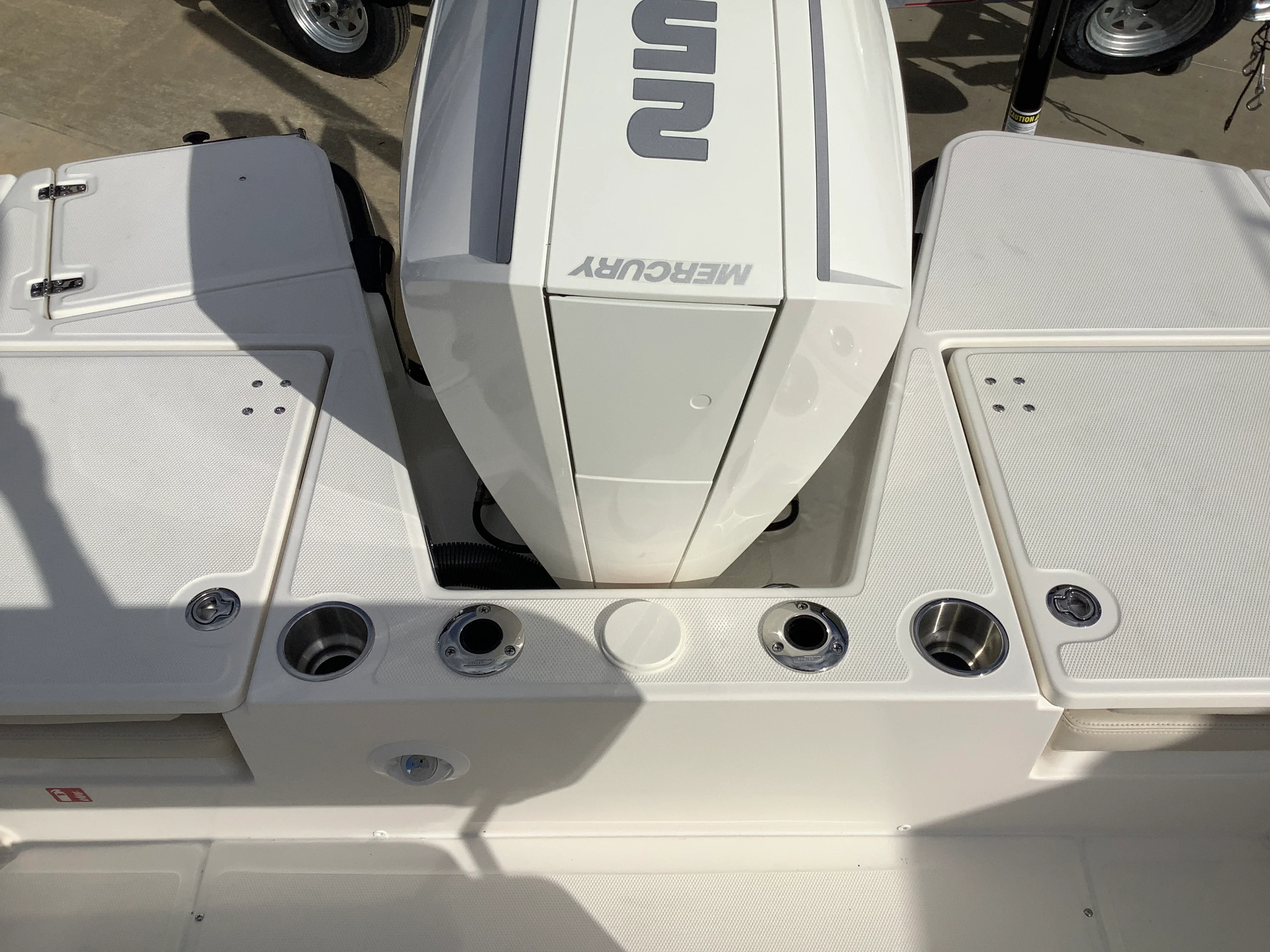 2026 Boston Whaler 220 Dauntless Image Thumbnail #11