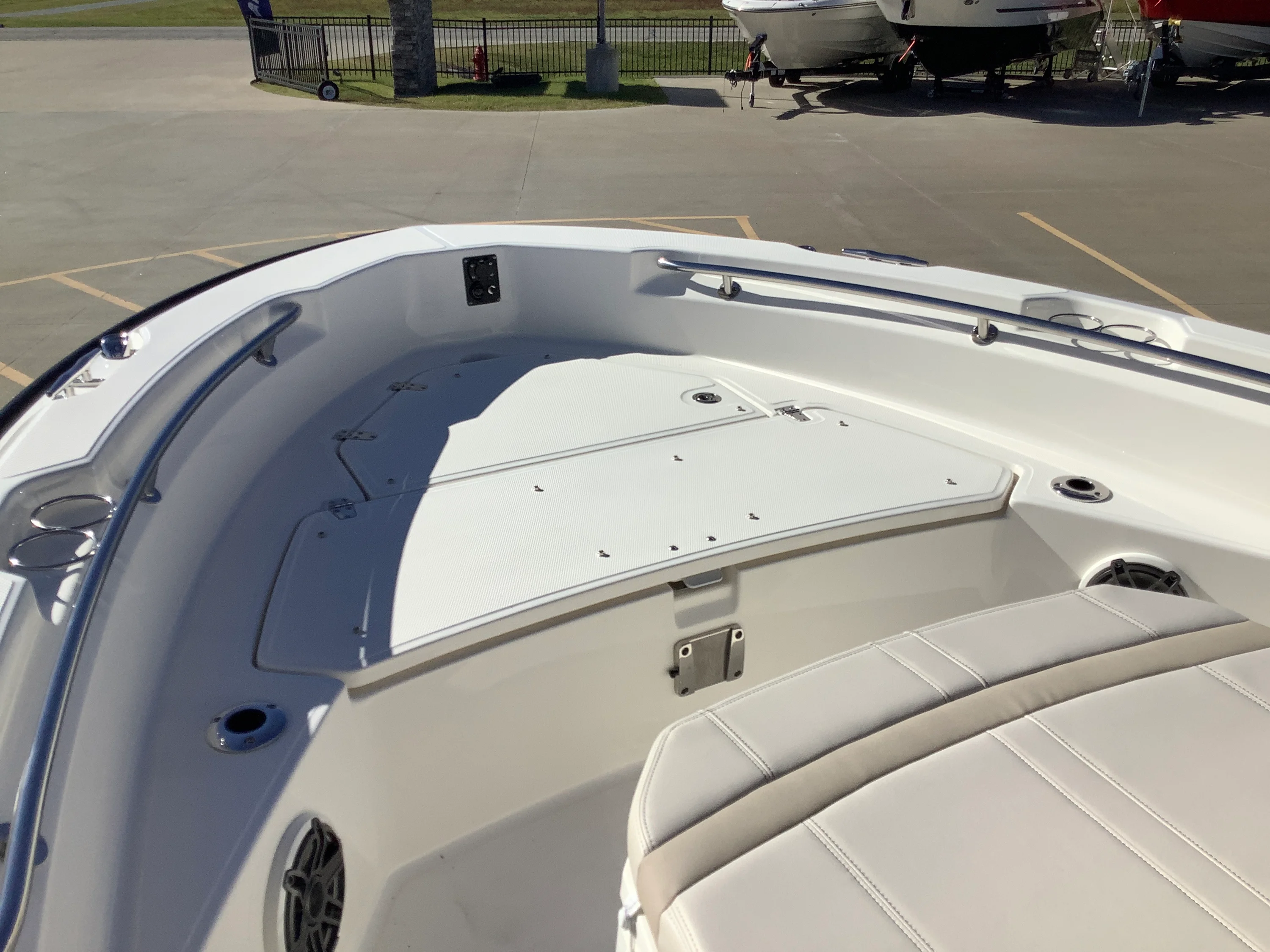 2026 Boston Whaler 220 Dauntless Image Thumbnail #31