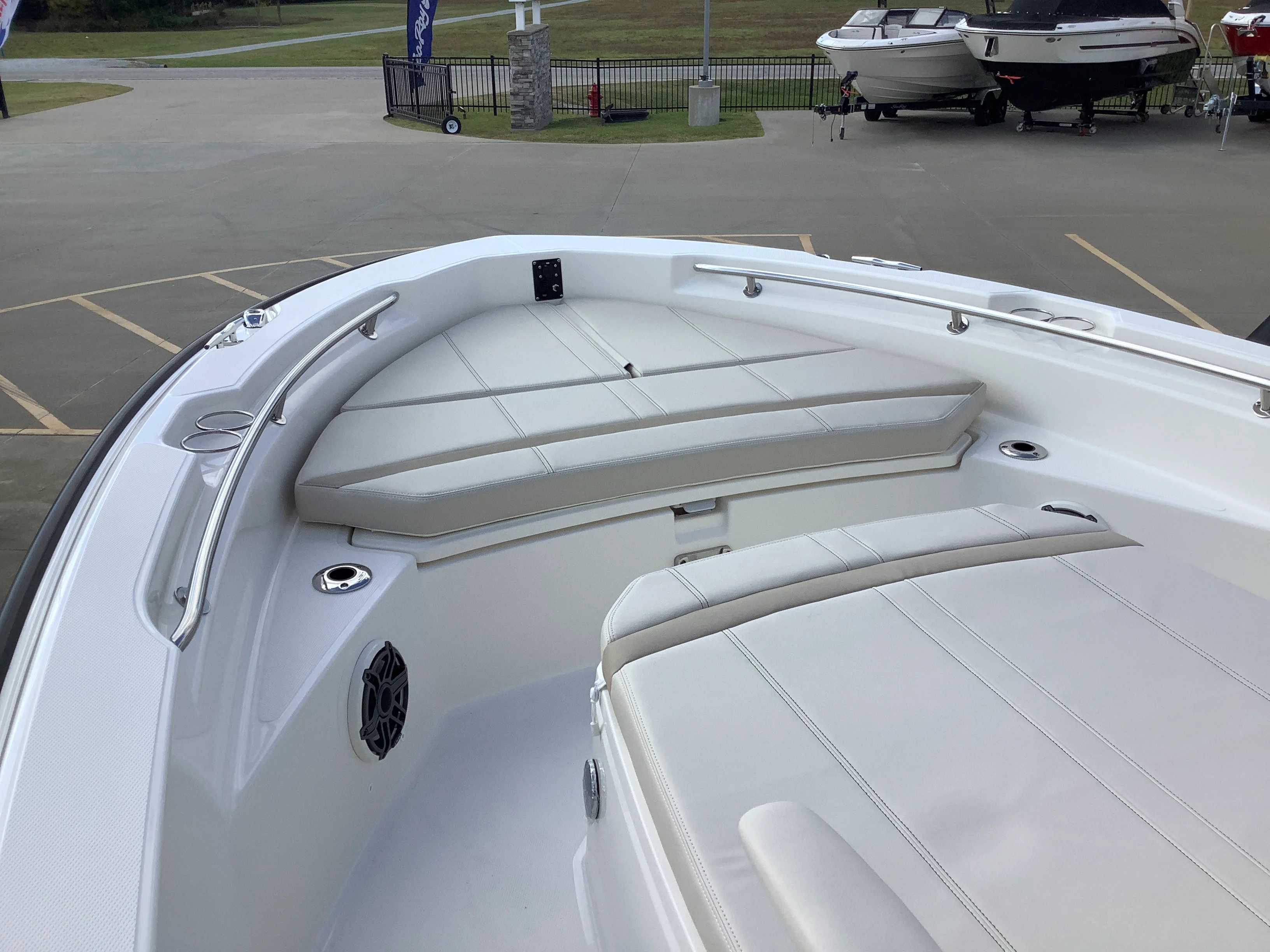 2026 Boston Whaler 220 Dauntless Image Thumbnail #27