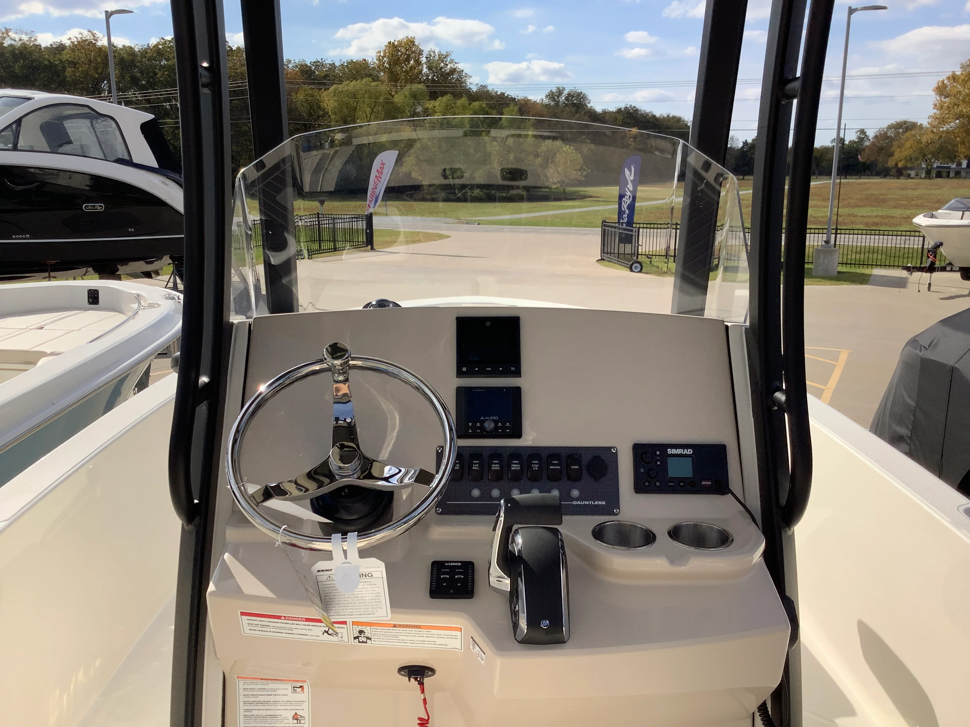 2026 Boston Whaler 220 Dauntless Image Thumbnail #20