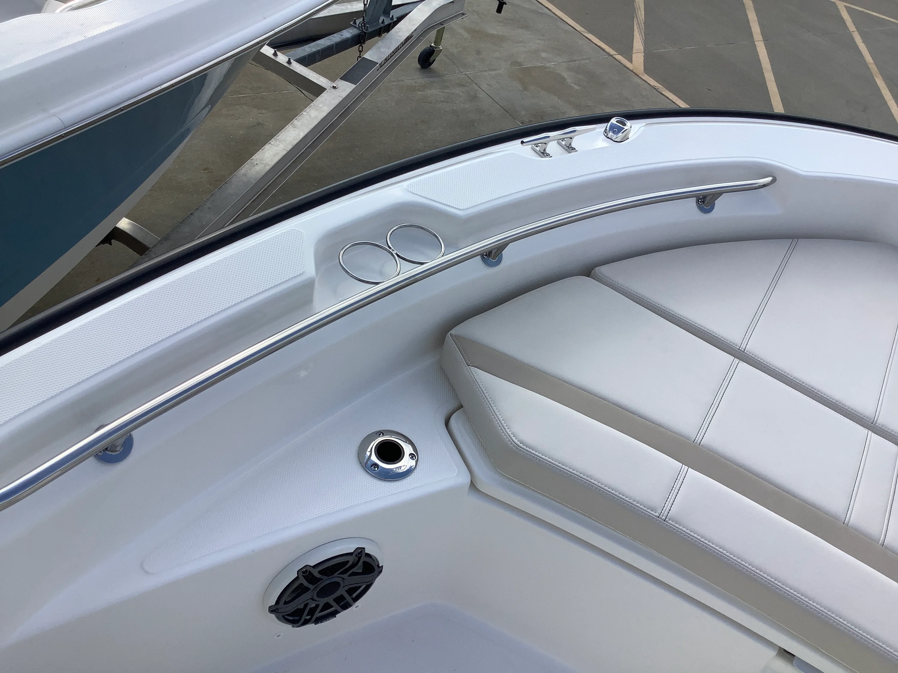 2026 Boston Whaler 220 Dauntless Image Thumbnail #28