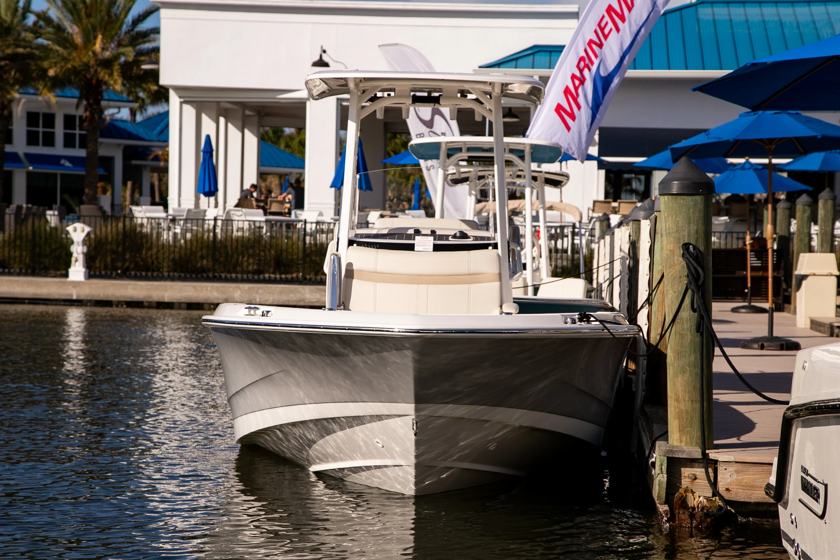 2026 Boston Whaler 220 Dauntless Image Thumbnail #0
