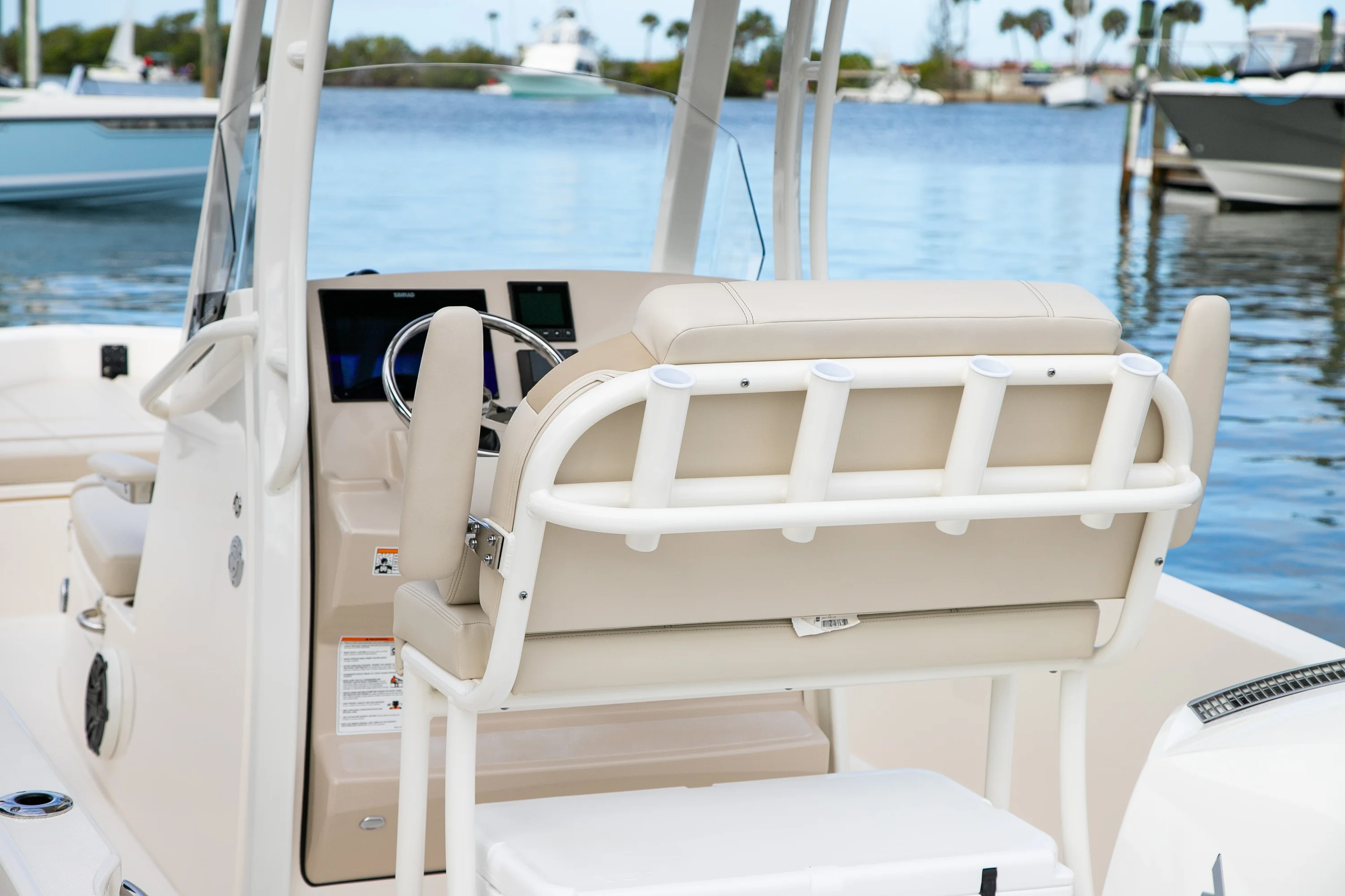 2026 Boston Whaler 220 Dauntless Image Thumbnail #16