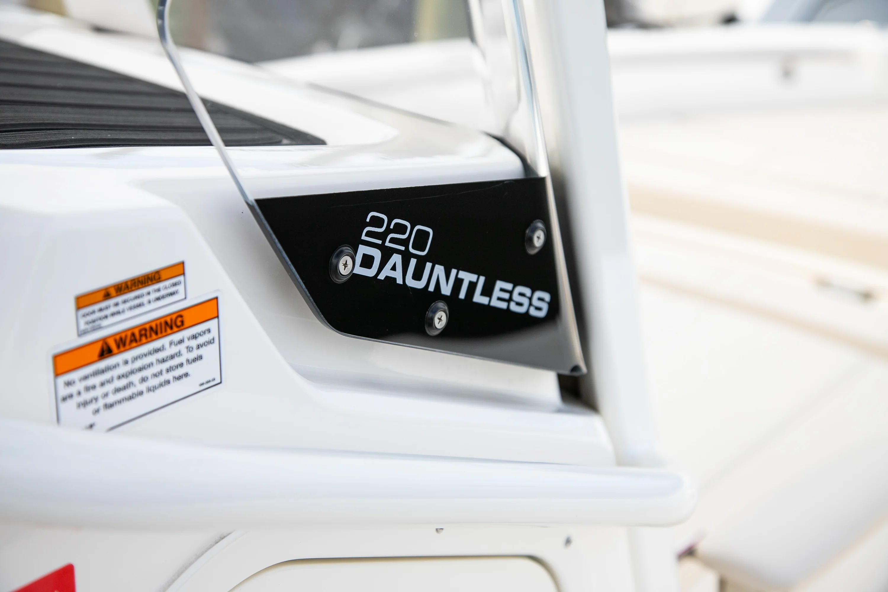 2026 Boston Whaler 220 Dauntless Image Thumbnail #10