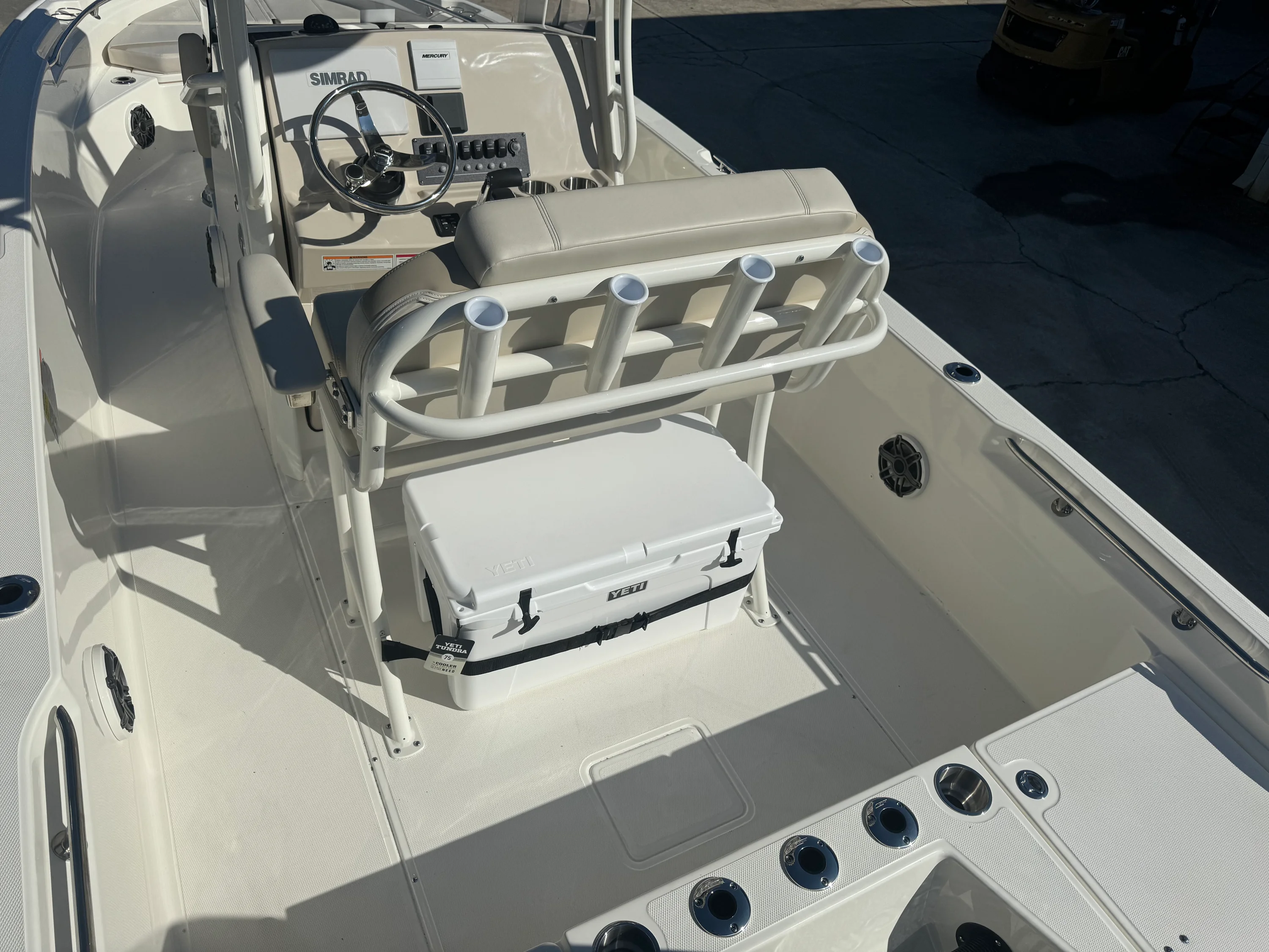 2026 Boston Whaler 220 Dauntless Image Thumbnail #6