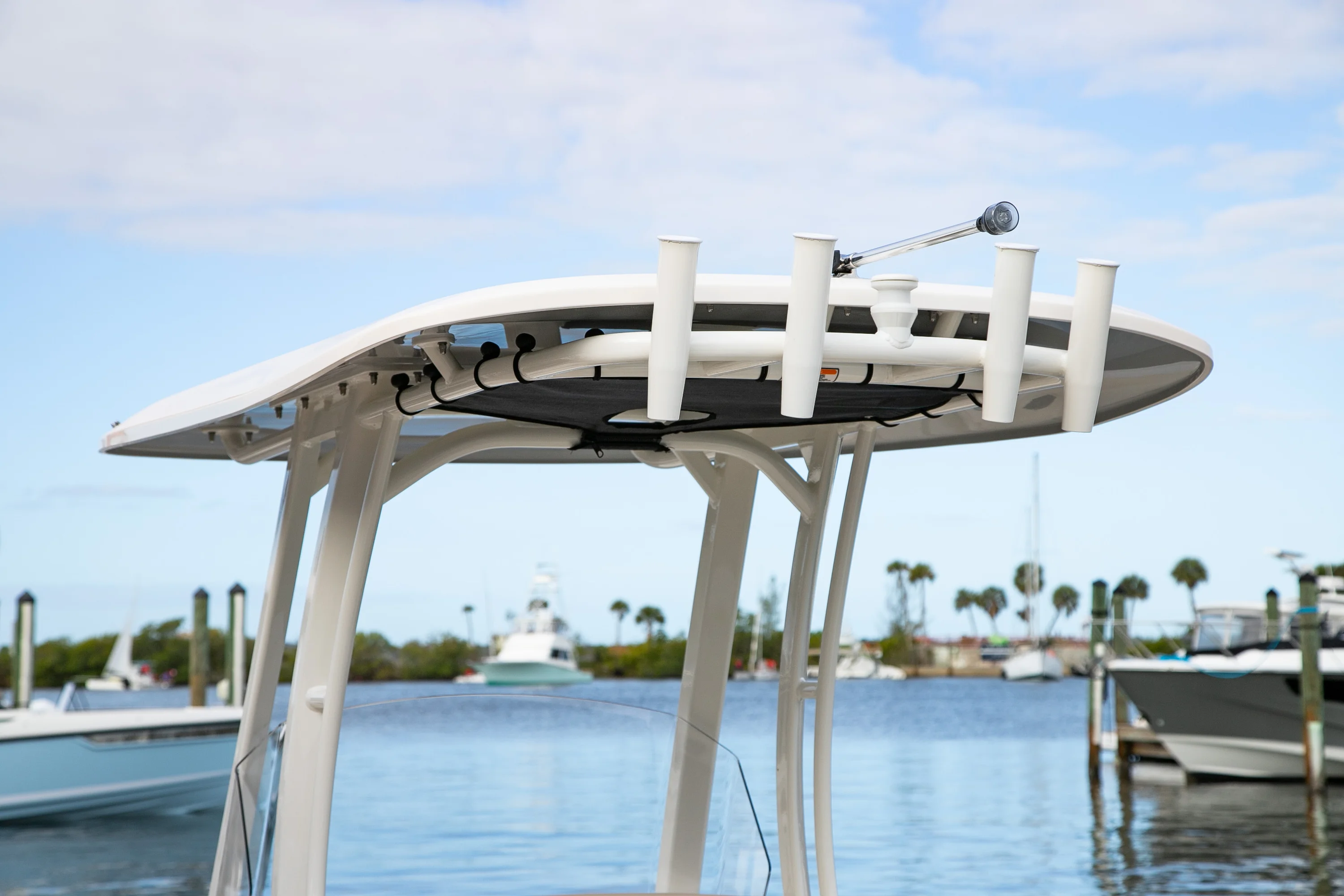 2026 Boston Whaler 220 Dauntless Image Thumbnail #17