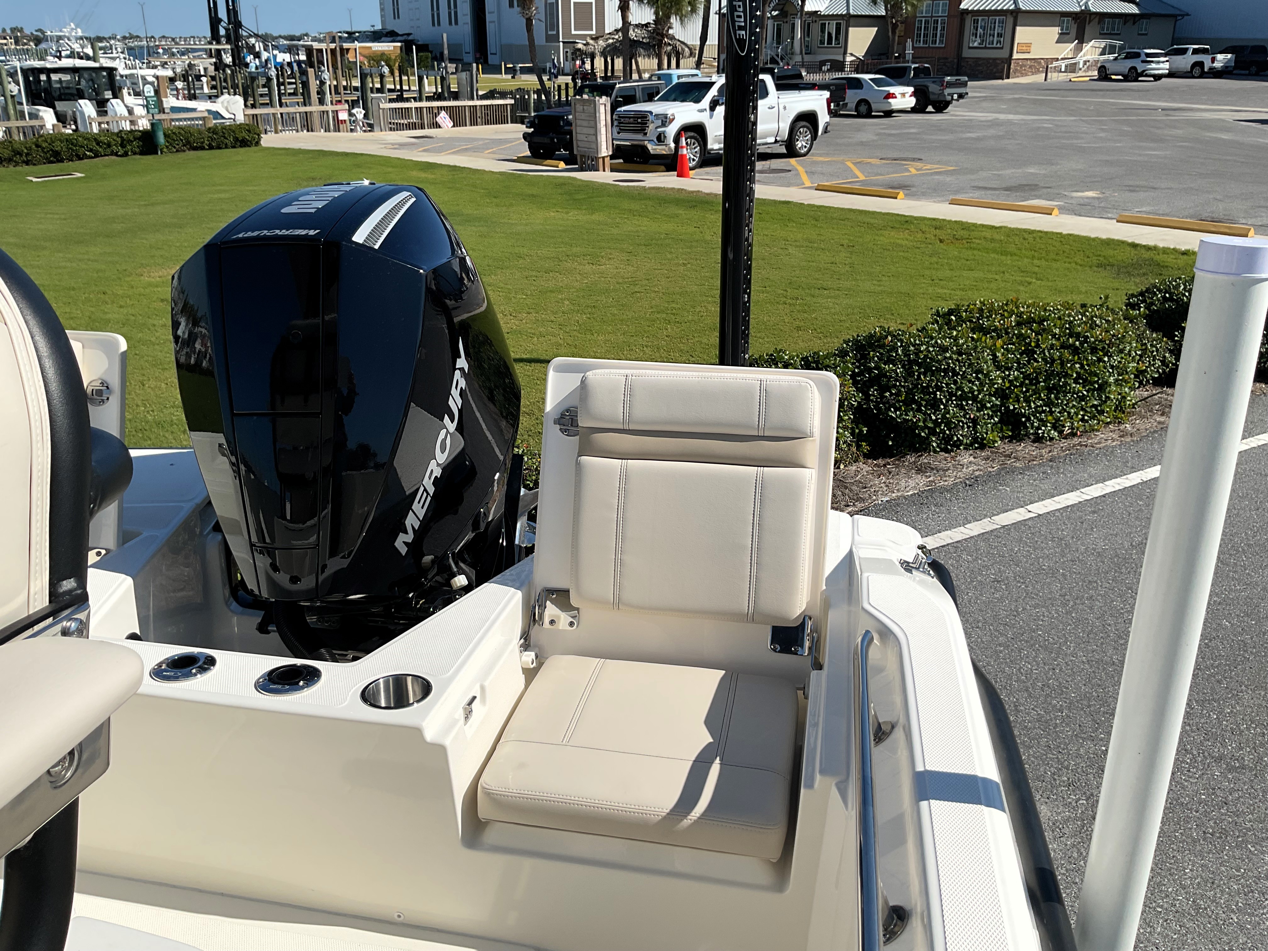 2026 Boston Whaler 220 Dauntless Image Thumbnail #48