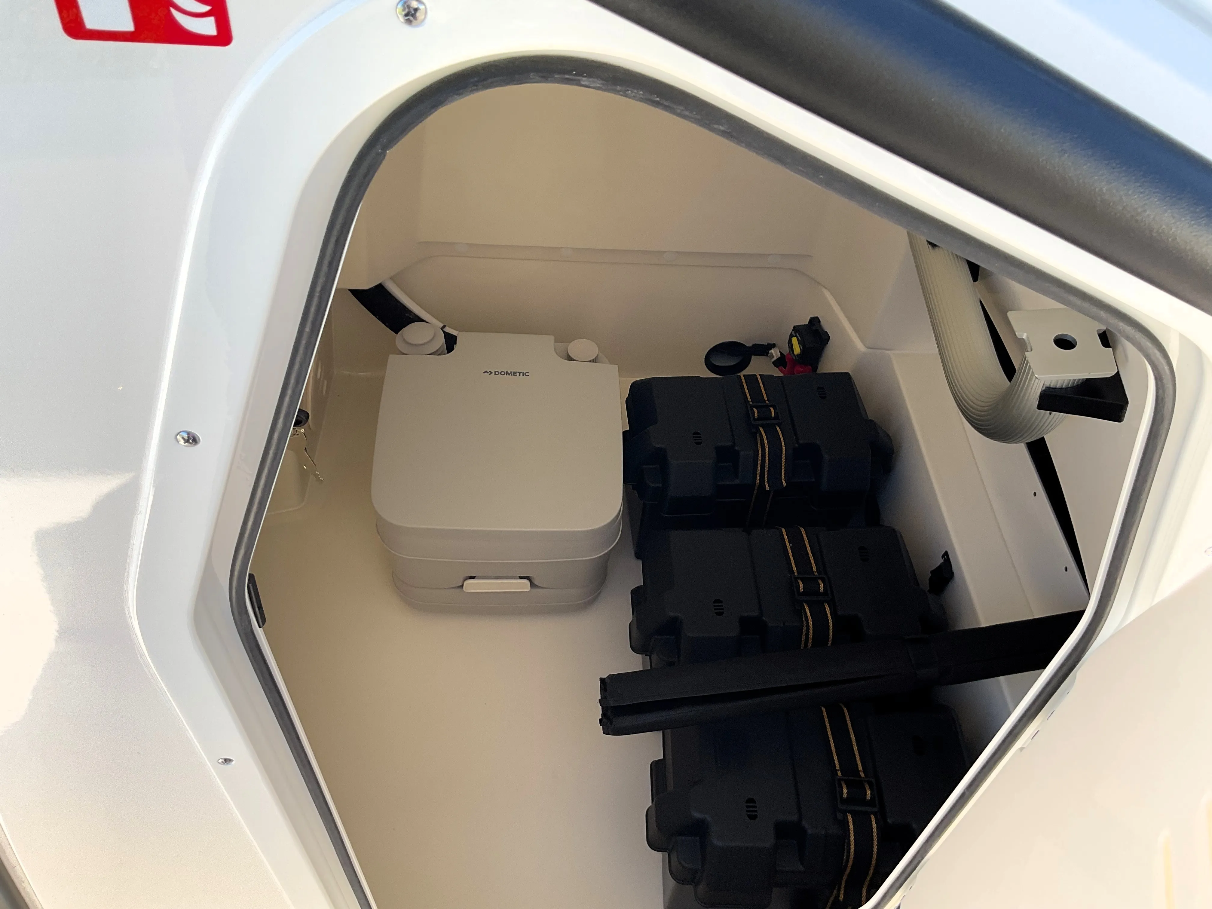 2026 Boston Whaler 220 Dauntless Image Thumbnail #42