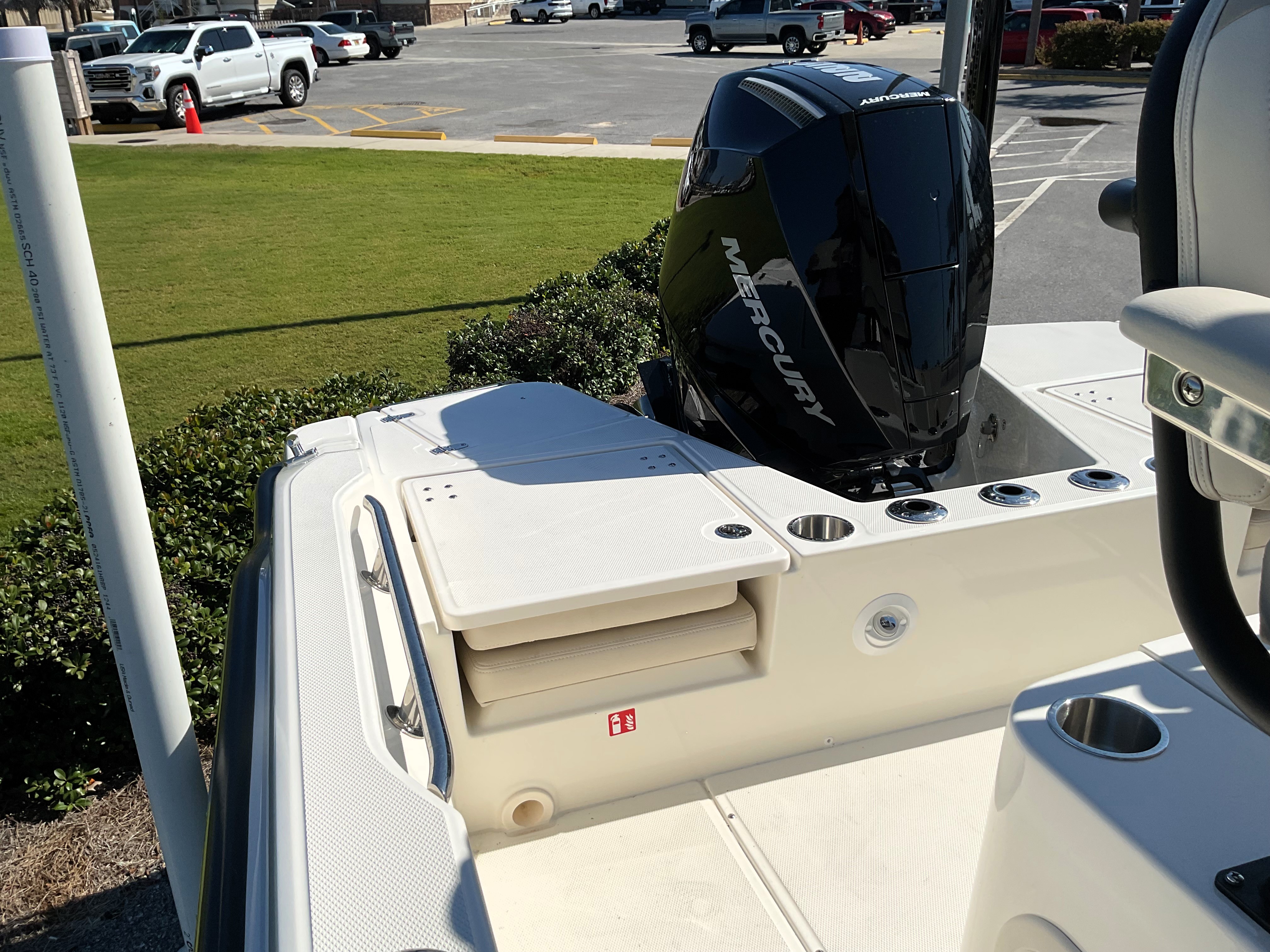 2026 Boston Whaler 220 Dauntless Image Thumbnail #45