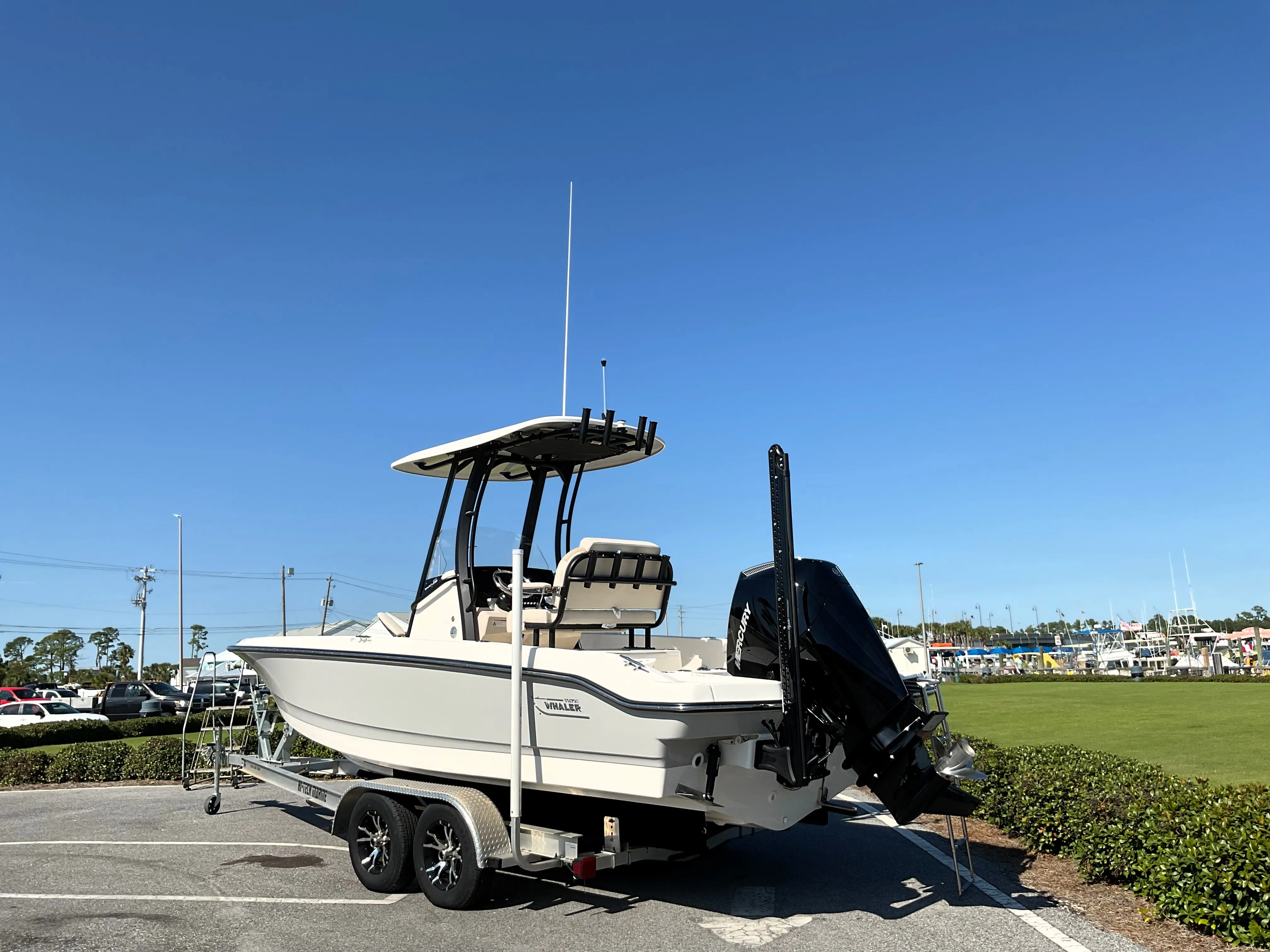 2026 Boston Whaler 220 Dauntless Image Thumbnail #56