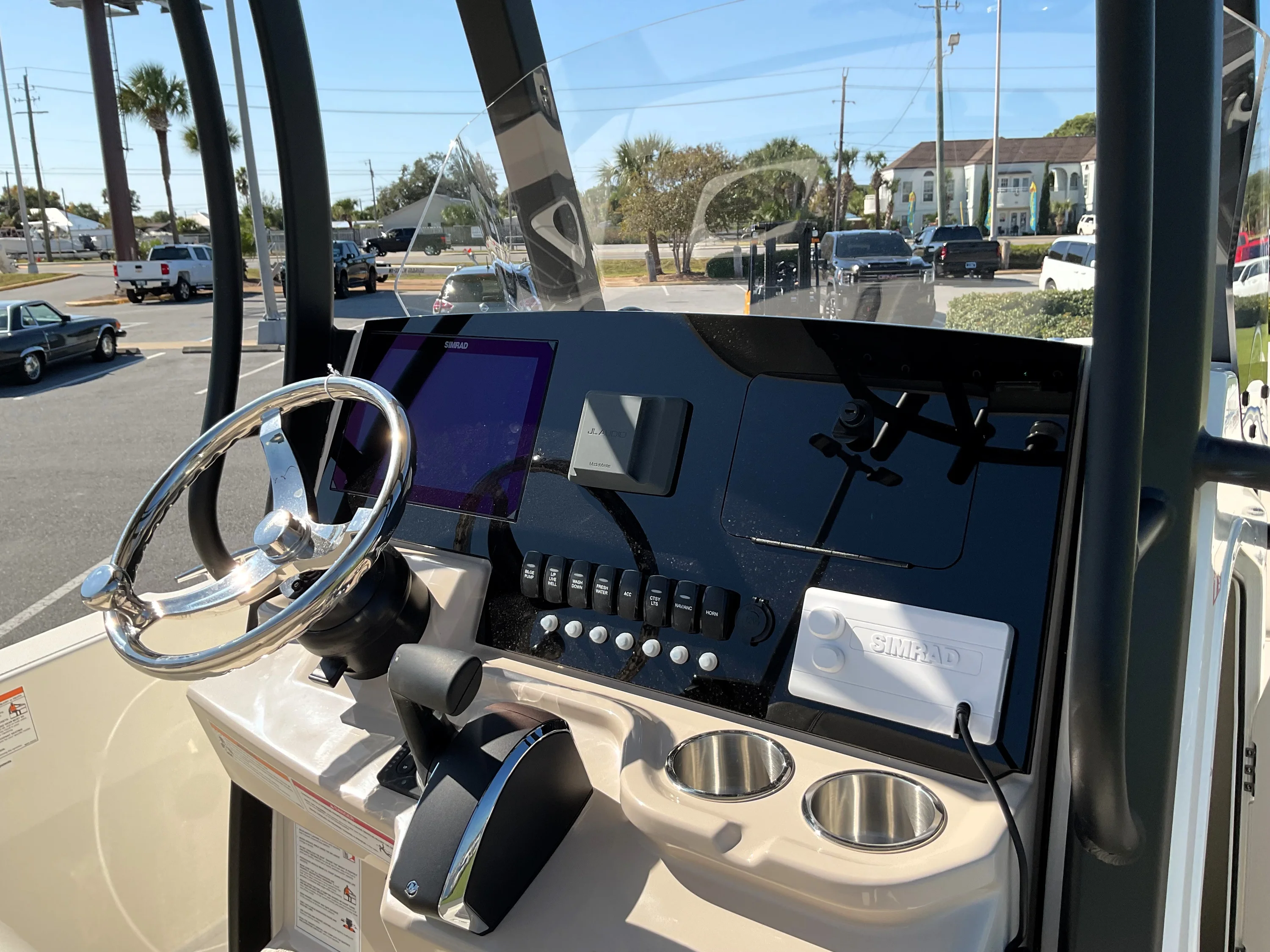 2026 Boston Whaler 220 Dauntless Image Thumbnail #15