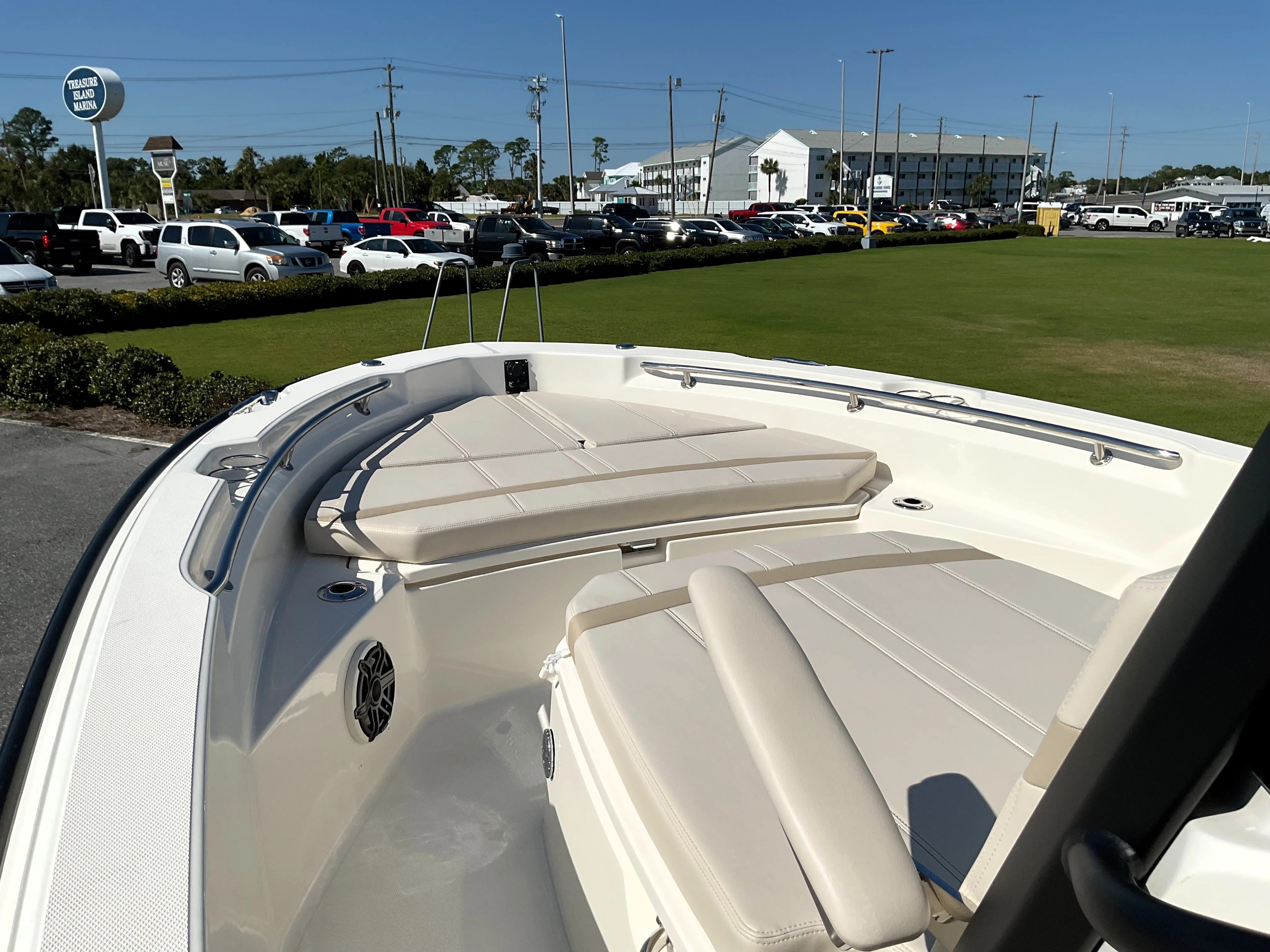 2026 Boston Whaler 220 Dauntless Image Thumbnail #51