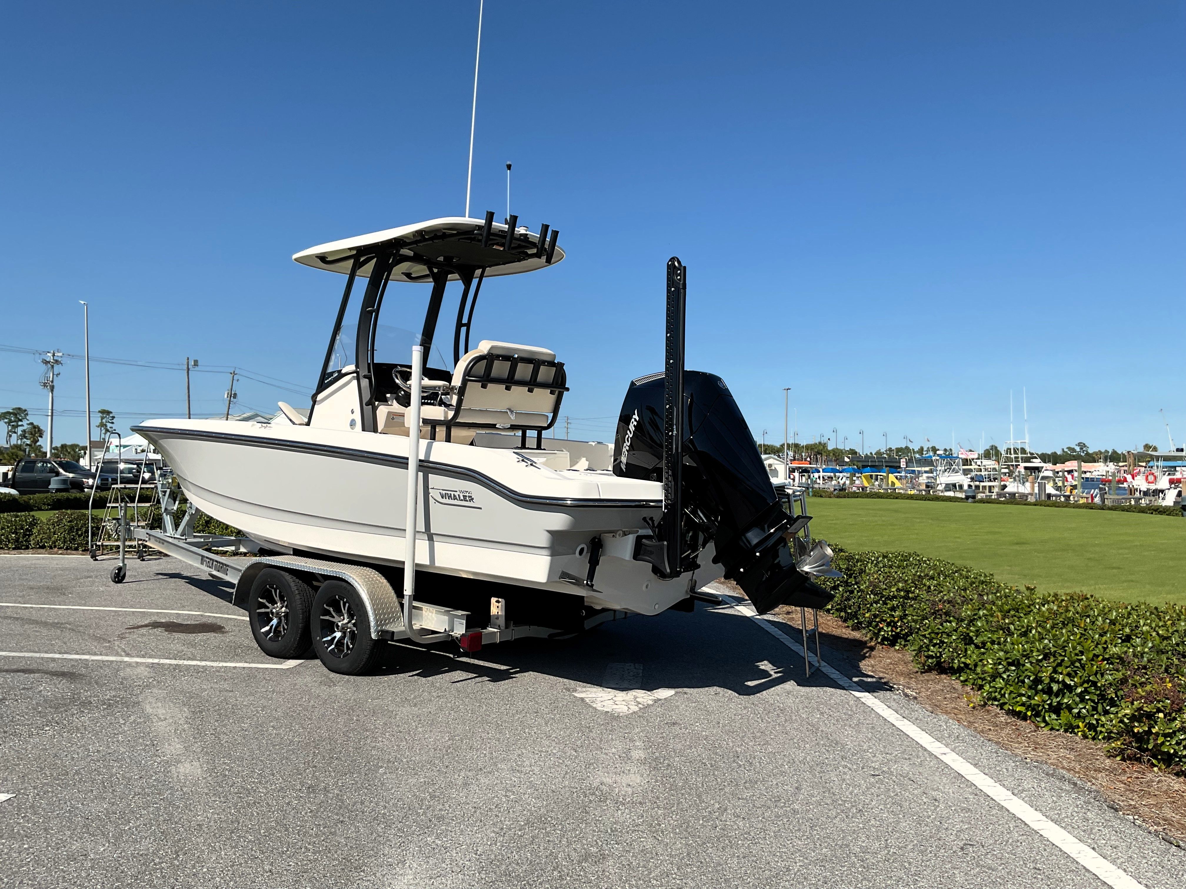 2026 Boston Whaler 220 Dauntless Image Thumbnail #54