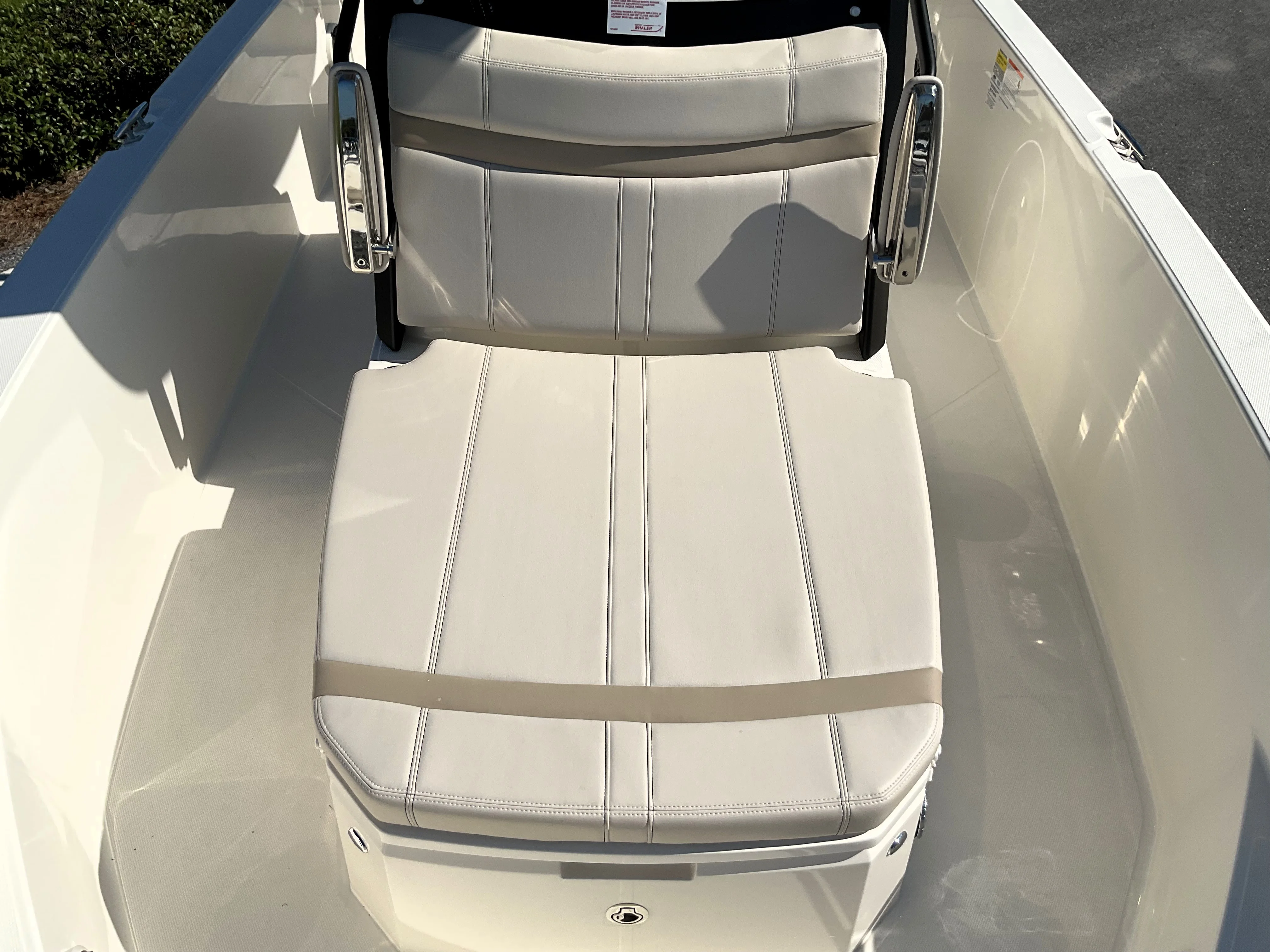 2026 Boston Whaler 220 Dauntless Image Thumbnail #33