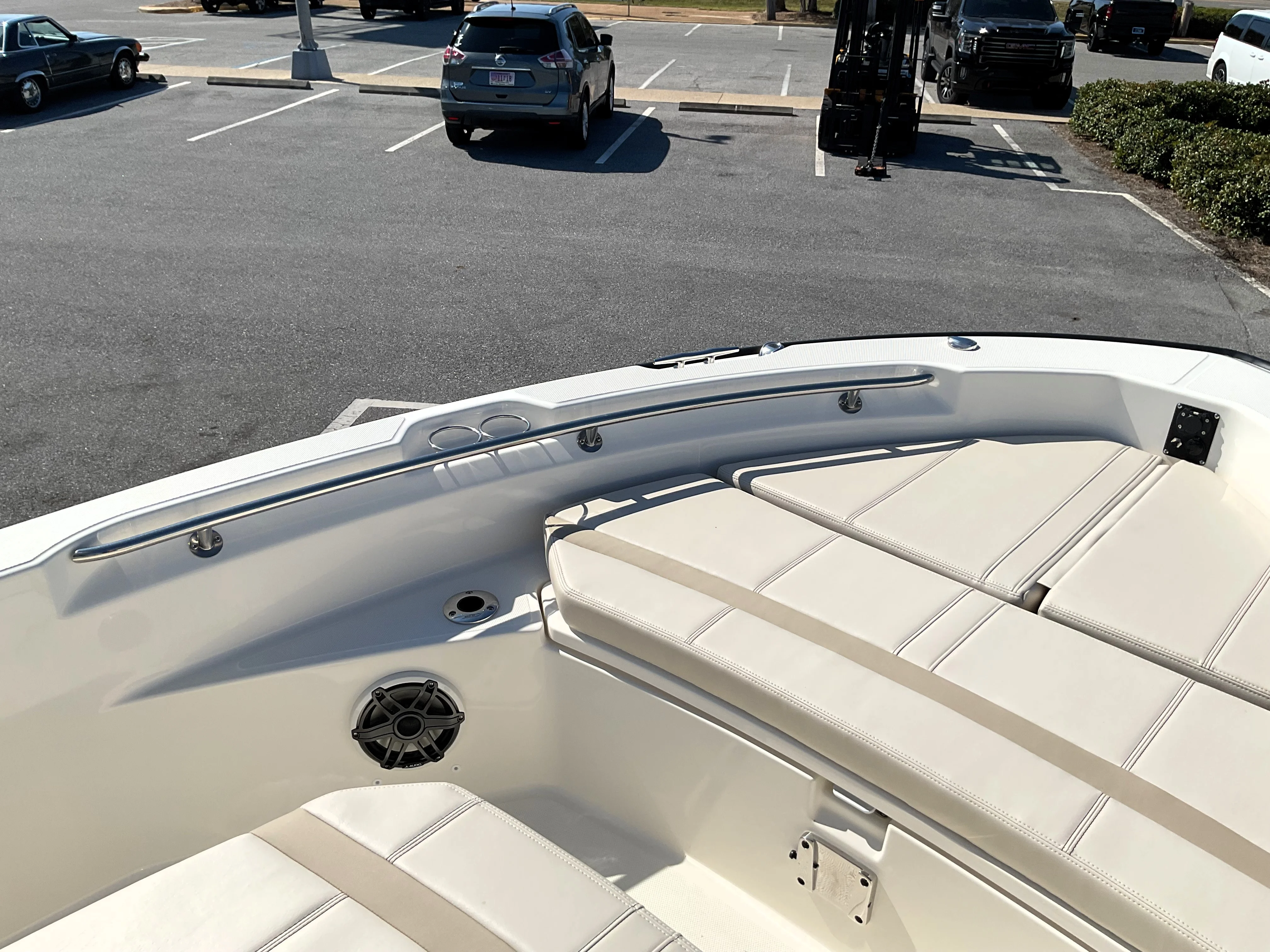 2026 Boston Whaler 220 Dauntless Image Thumbnail #30