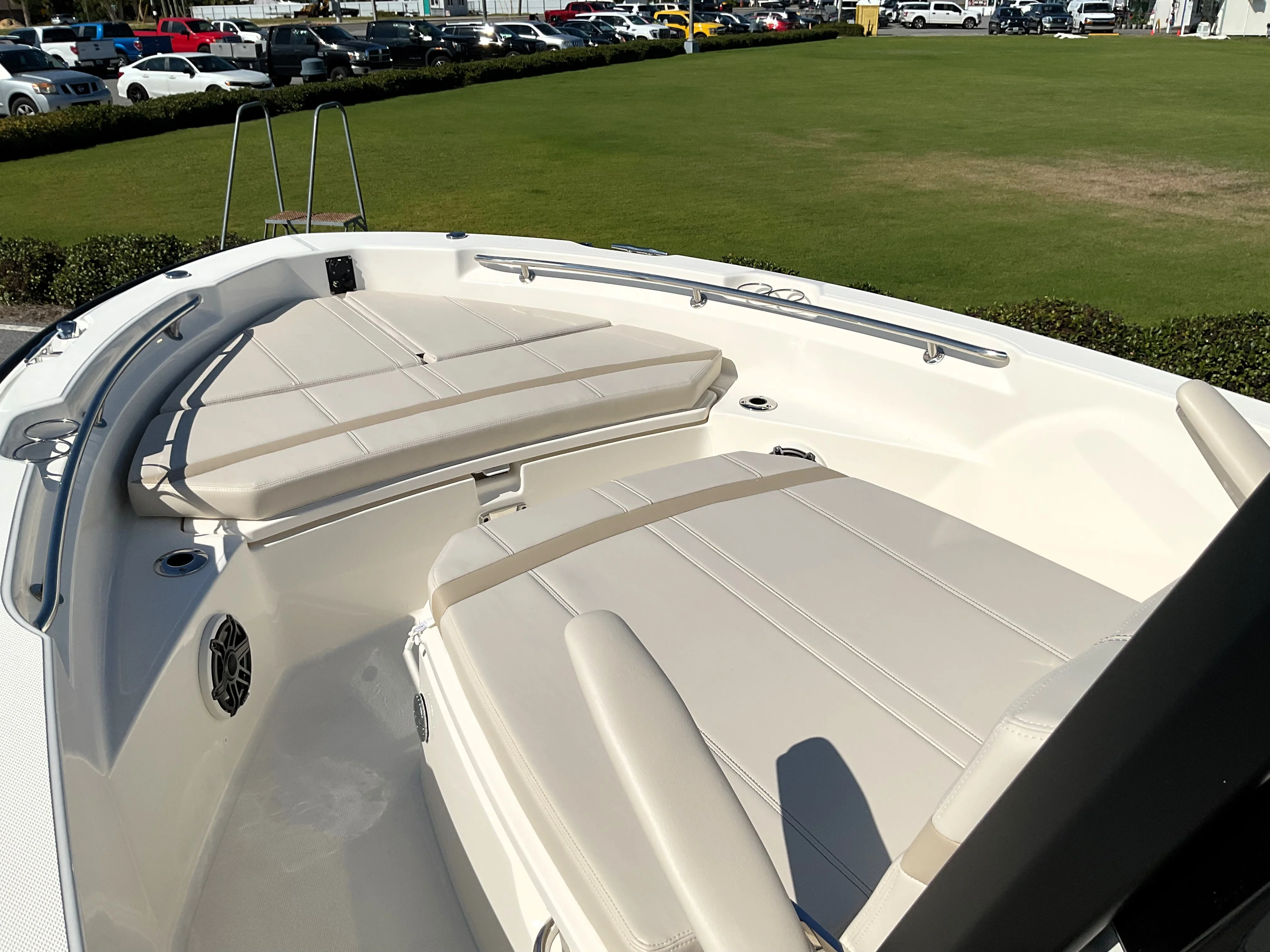 2026 Boston Whaler 220 Dauntless Image Thumbnail #52