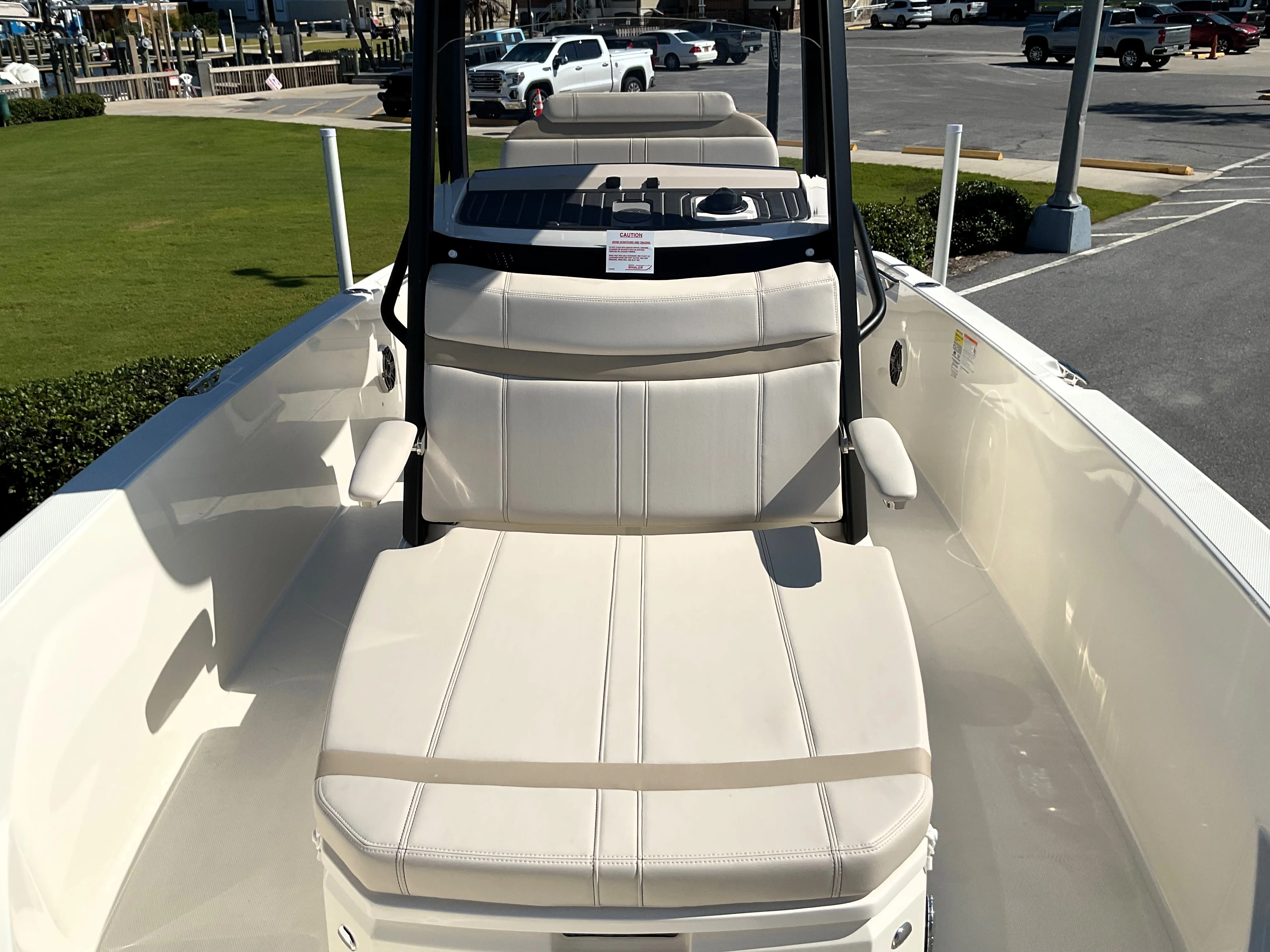 2026 Boston Whaler 220 Dauntless Image Thumbnail #34