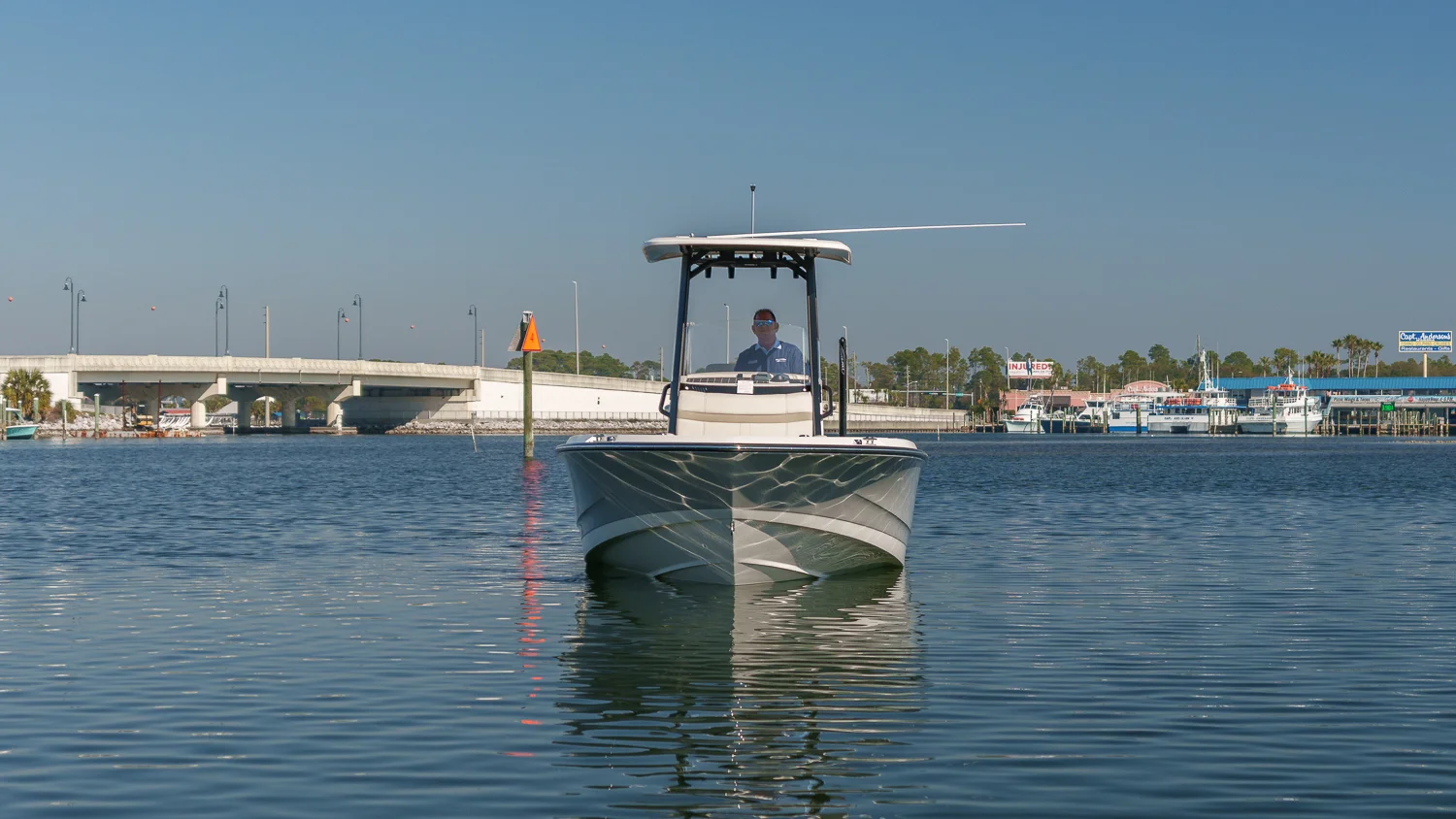2026 Boston Whaler 220 Dauntless Image Thumbnail #7