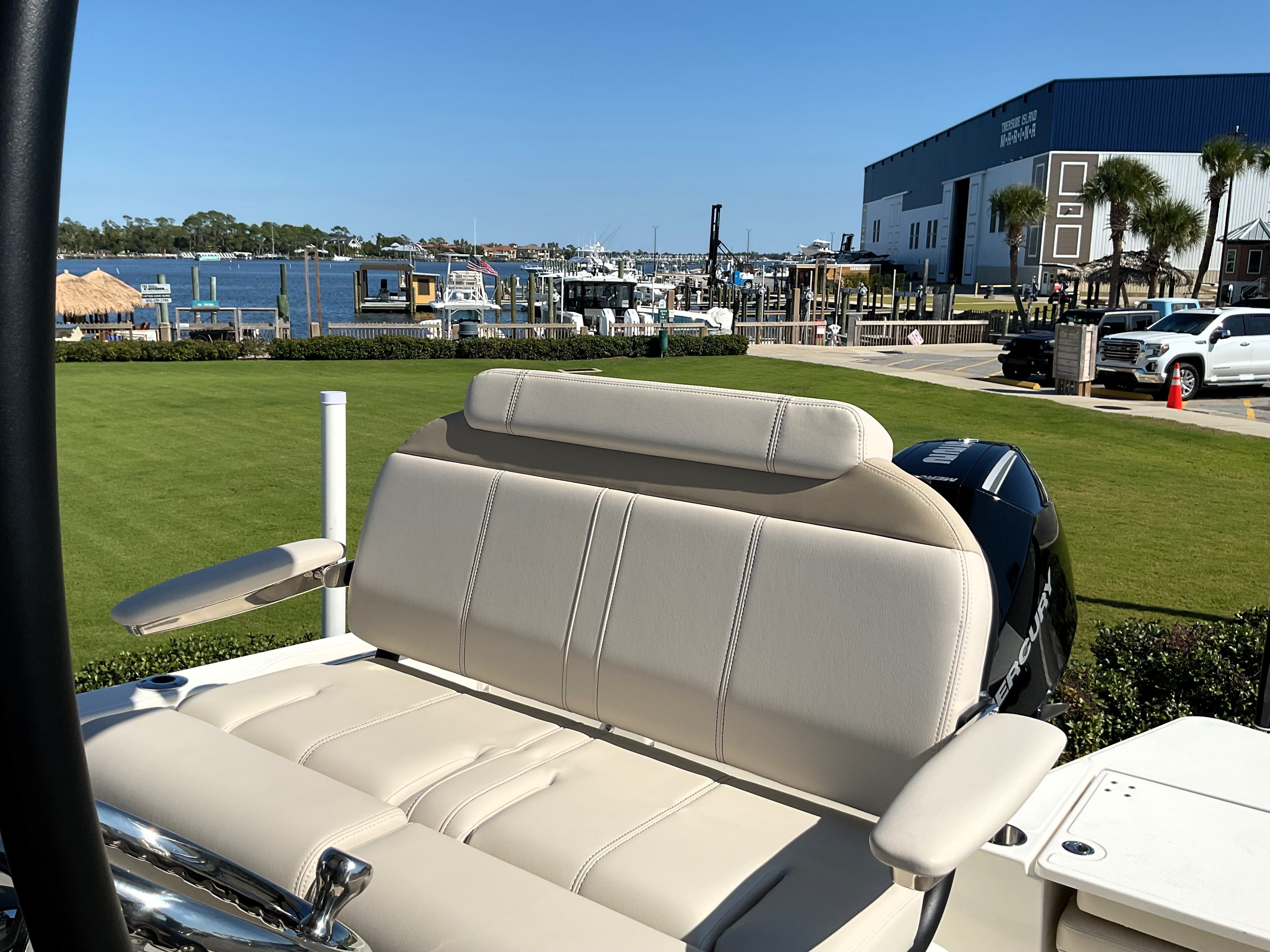 2026 Boston Whaler 220 Dauntless Image Thumbnail #23
