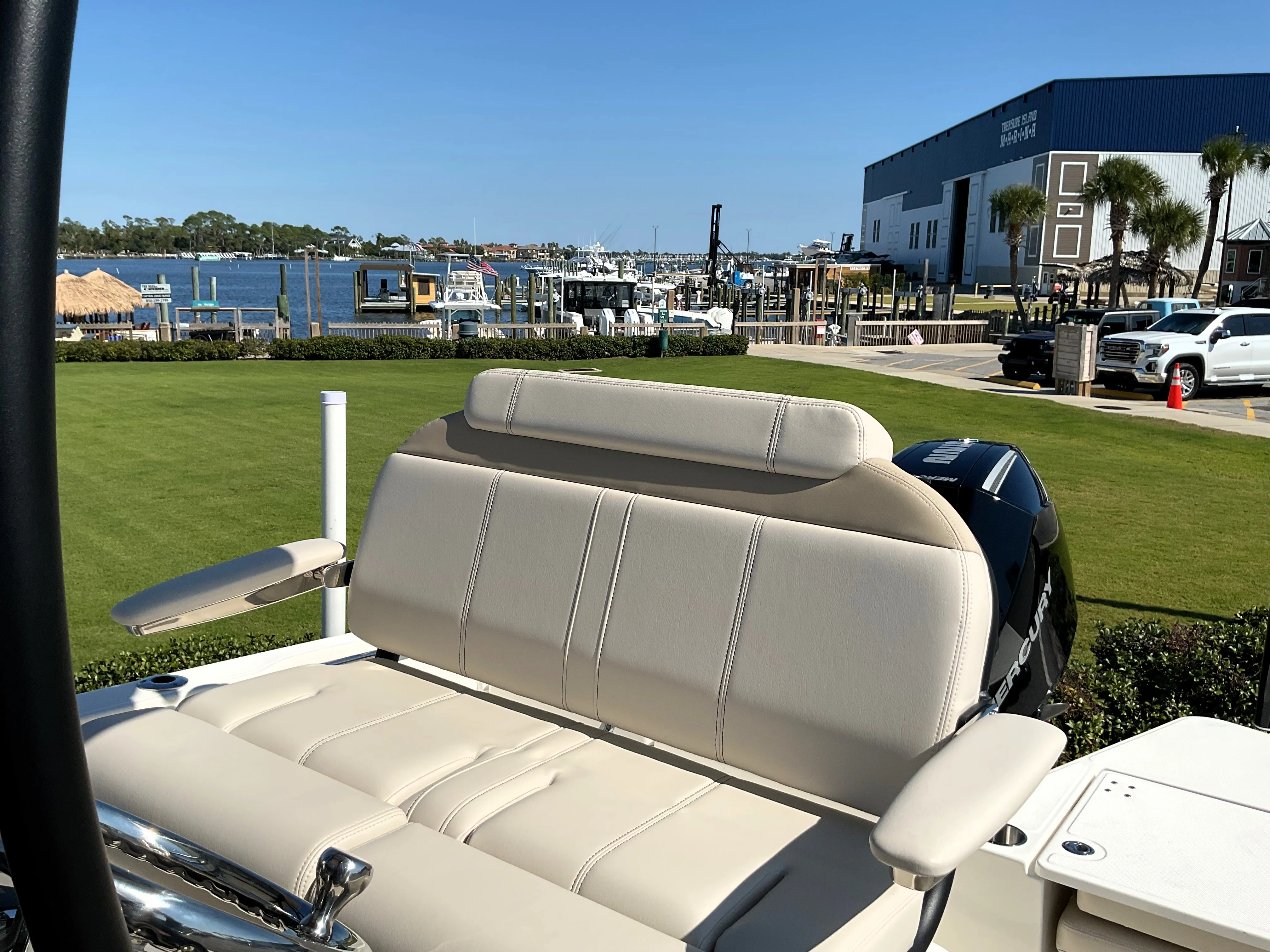 2026 Boston Whaler 220 Dauntless Image Thumbnail #23