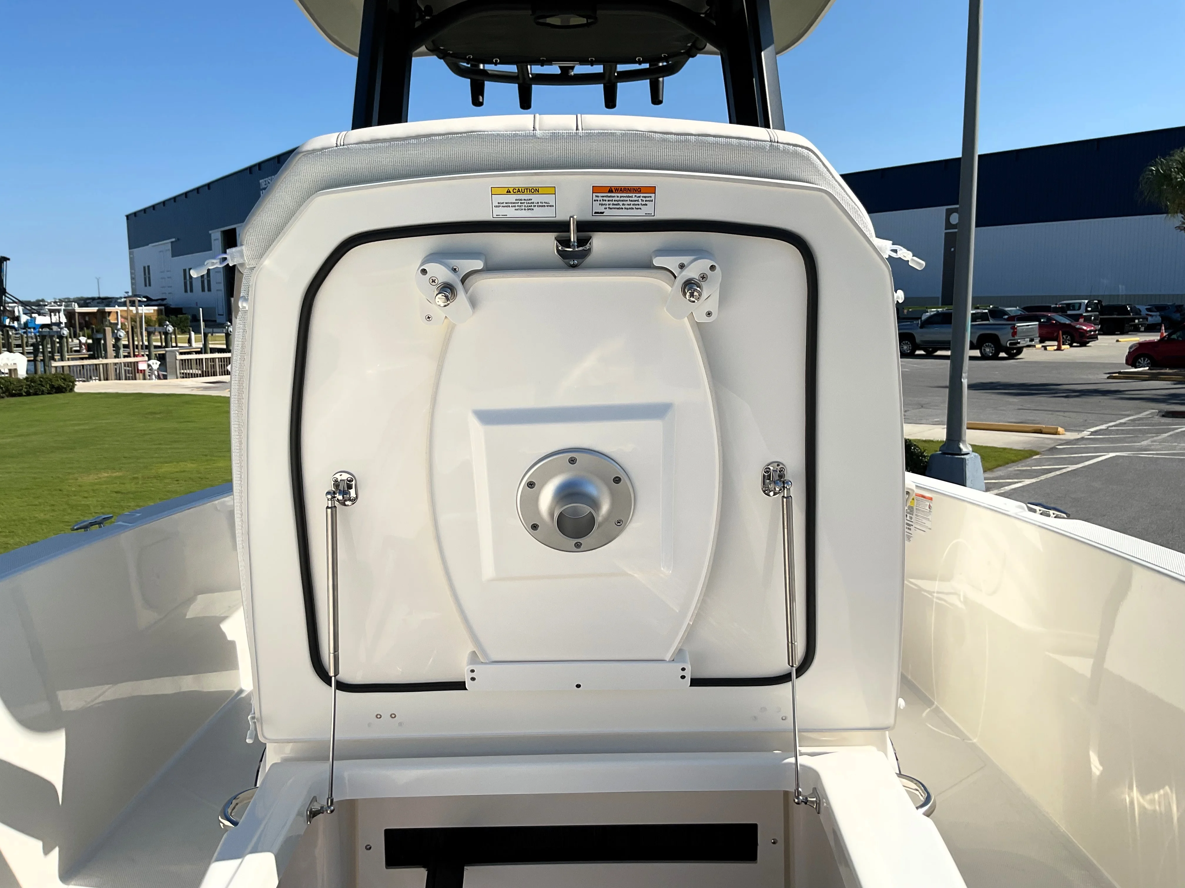 2026 Boston Whaler 220 Dauntless Image Thumbnail #38