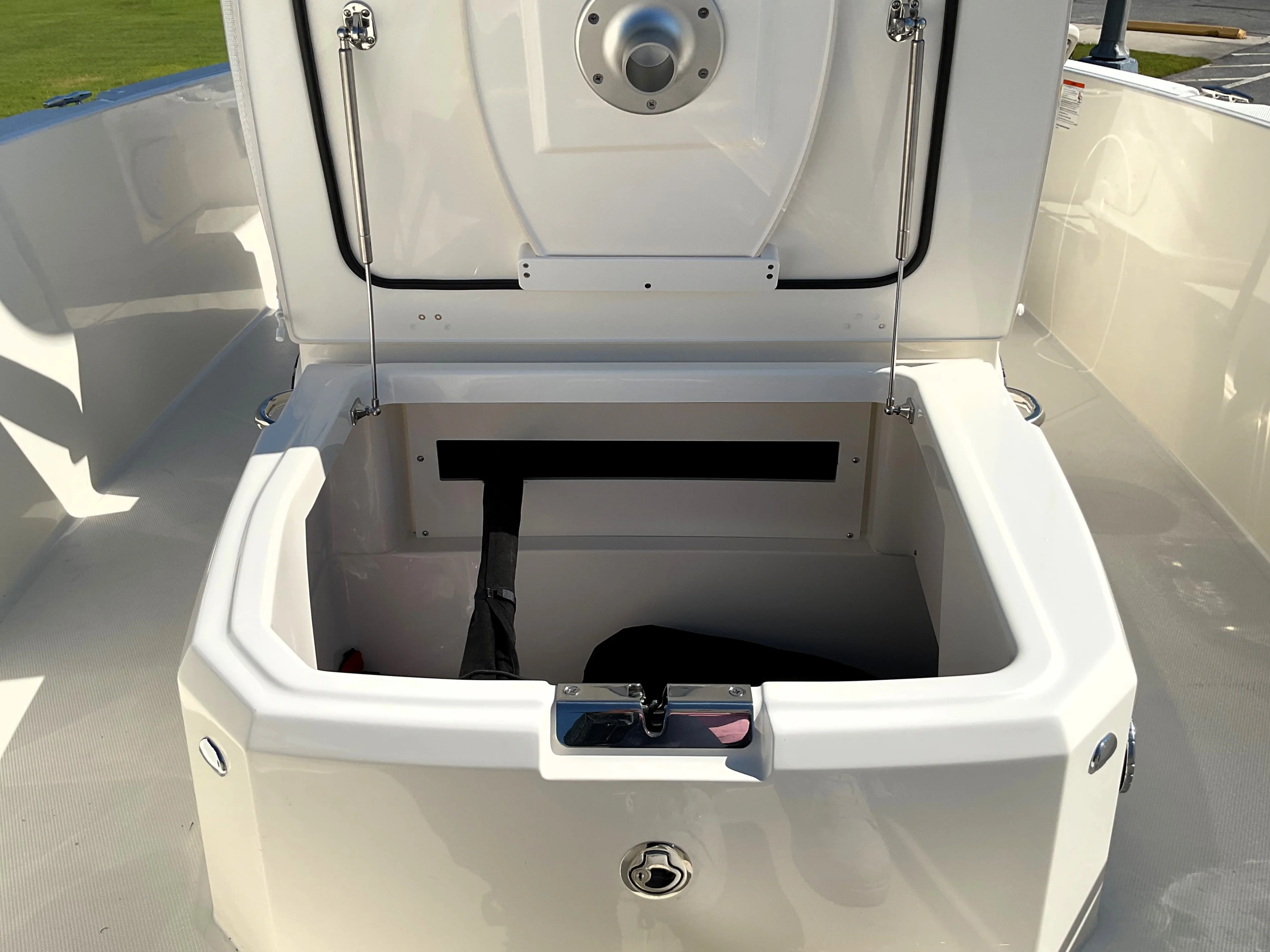 2026 Boston Whaler 220 Dauntless Image Thumbnail #37