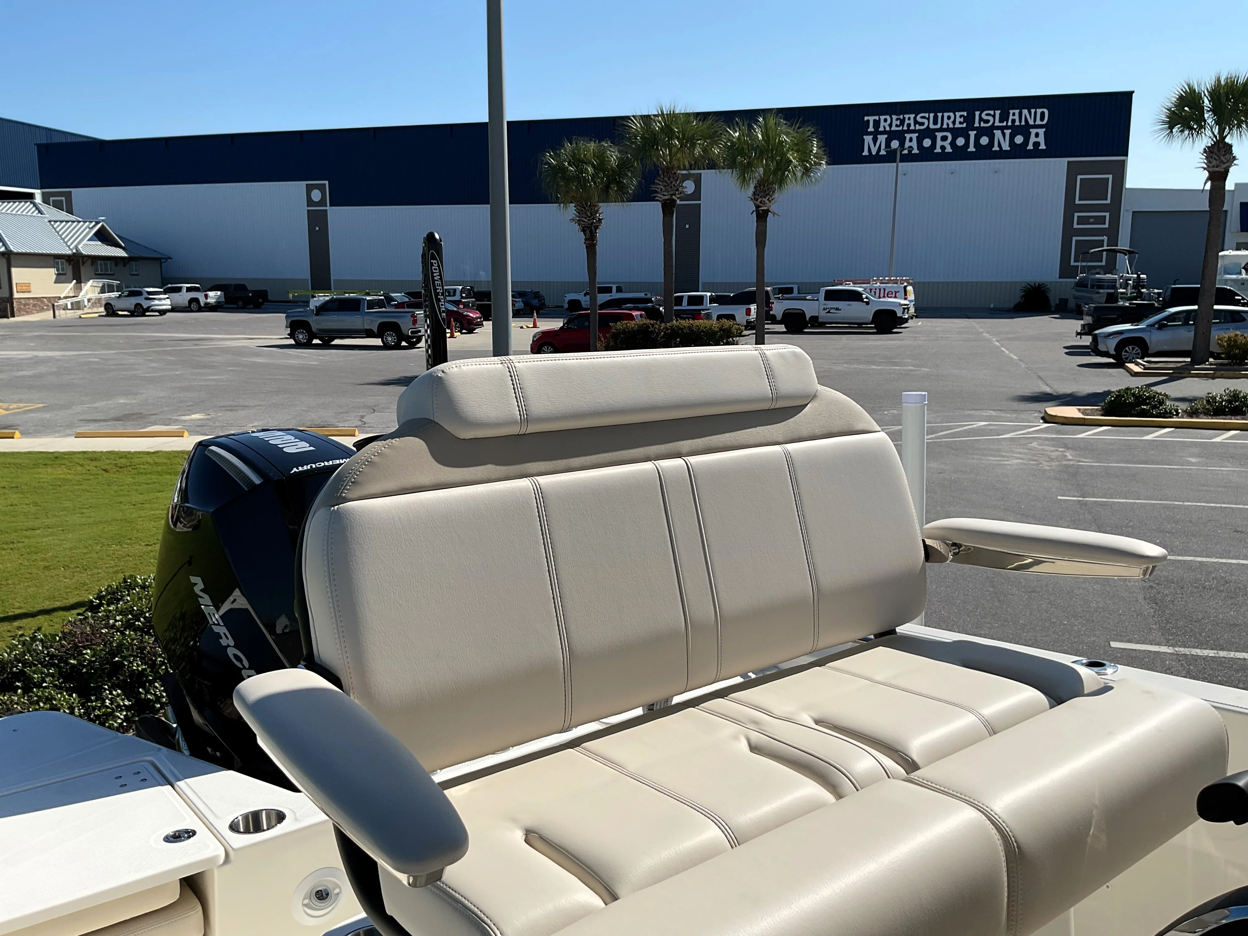 2026 Boston Whaler 220 Dauntless Image Thumbnail #24