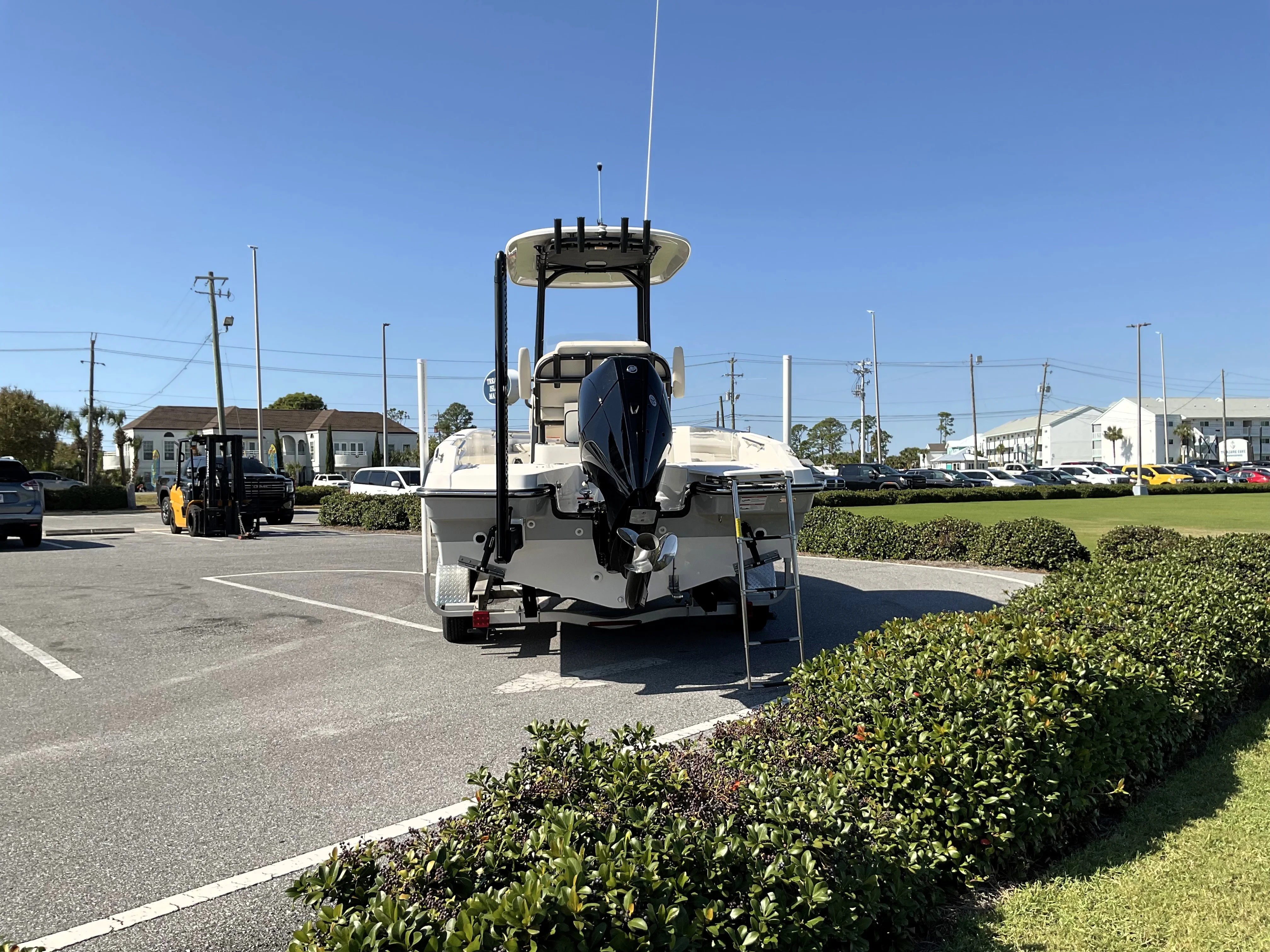 2026 Boston Whaler 220 Dauntless Image Thumbnail #7