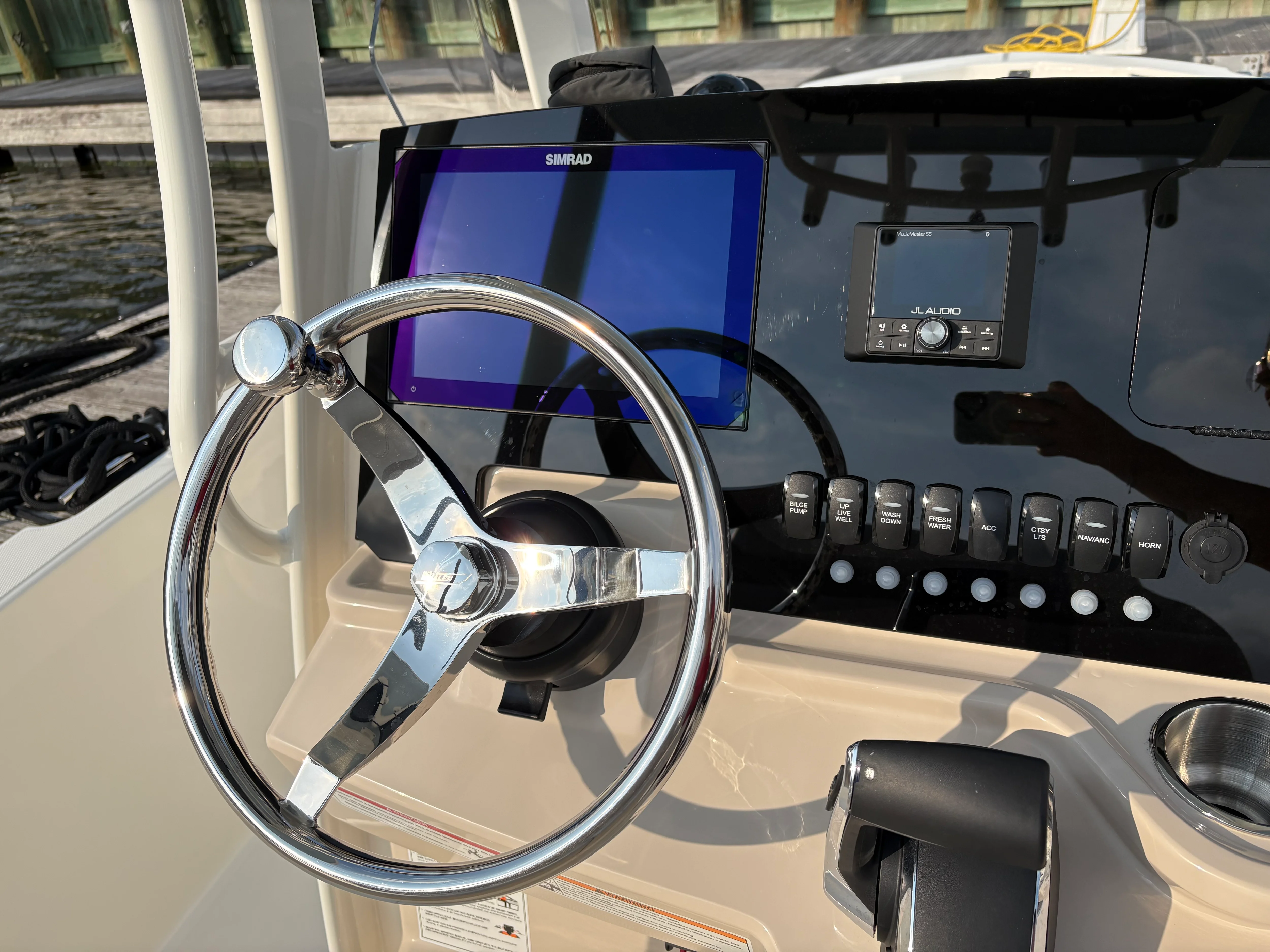 2026 Boston Whaler 220 Dauntless Image Thumbnail #14