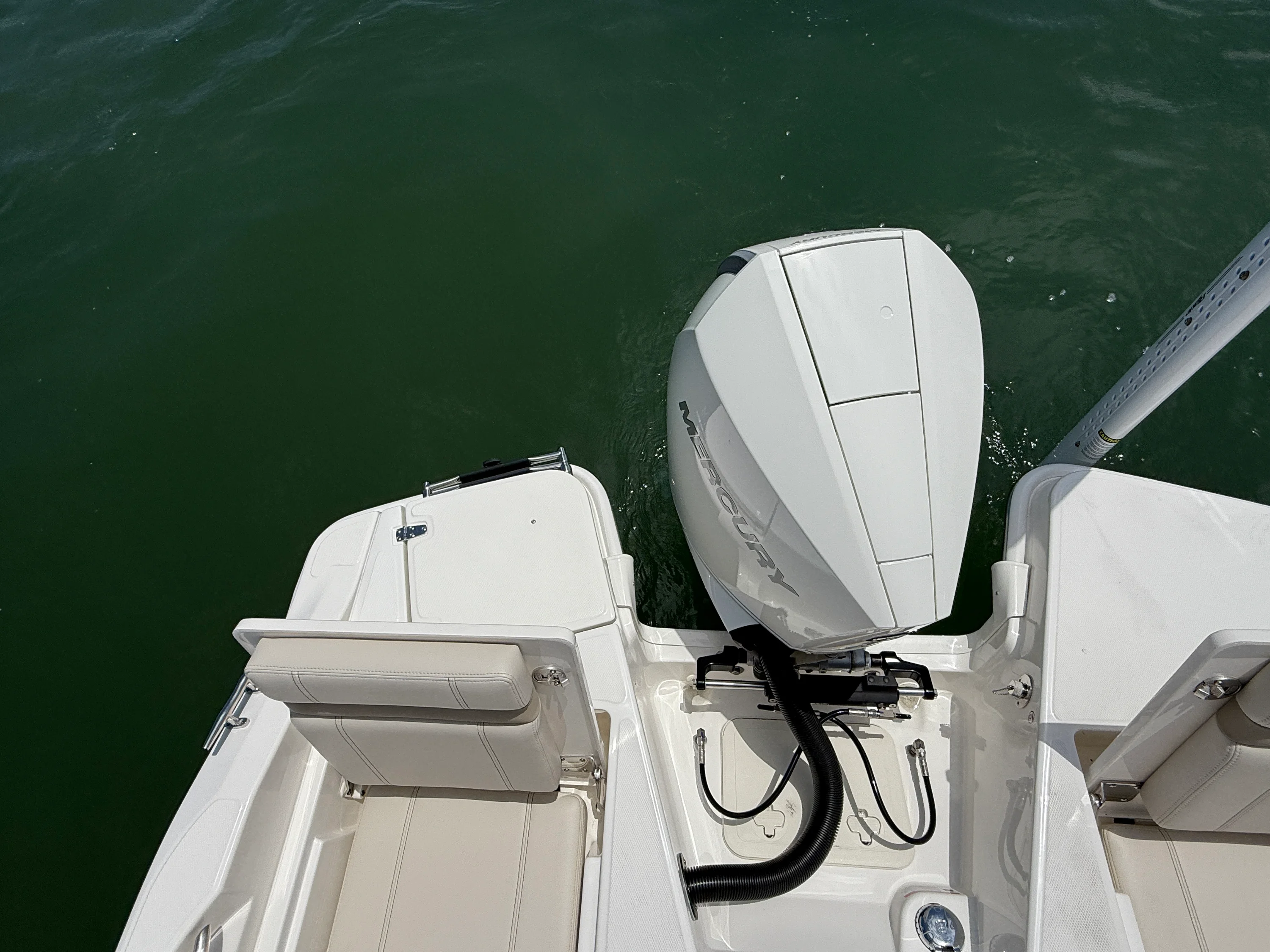2026 Boston Whaler 220 Dauntless Image Thumbnail #10
