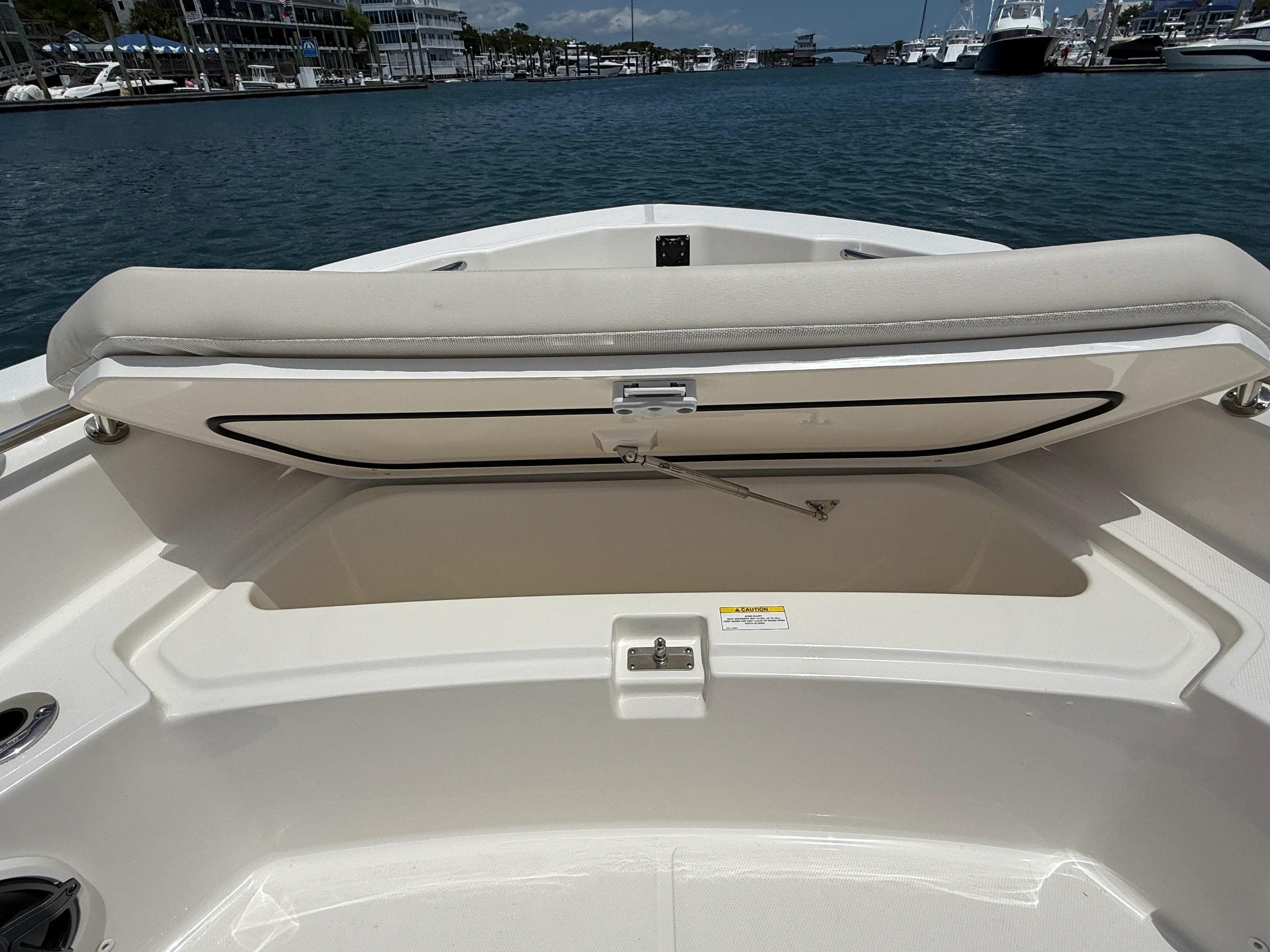 2026 Boston Whaler 220 Dauntless Image Thumbnail #24