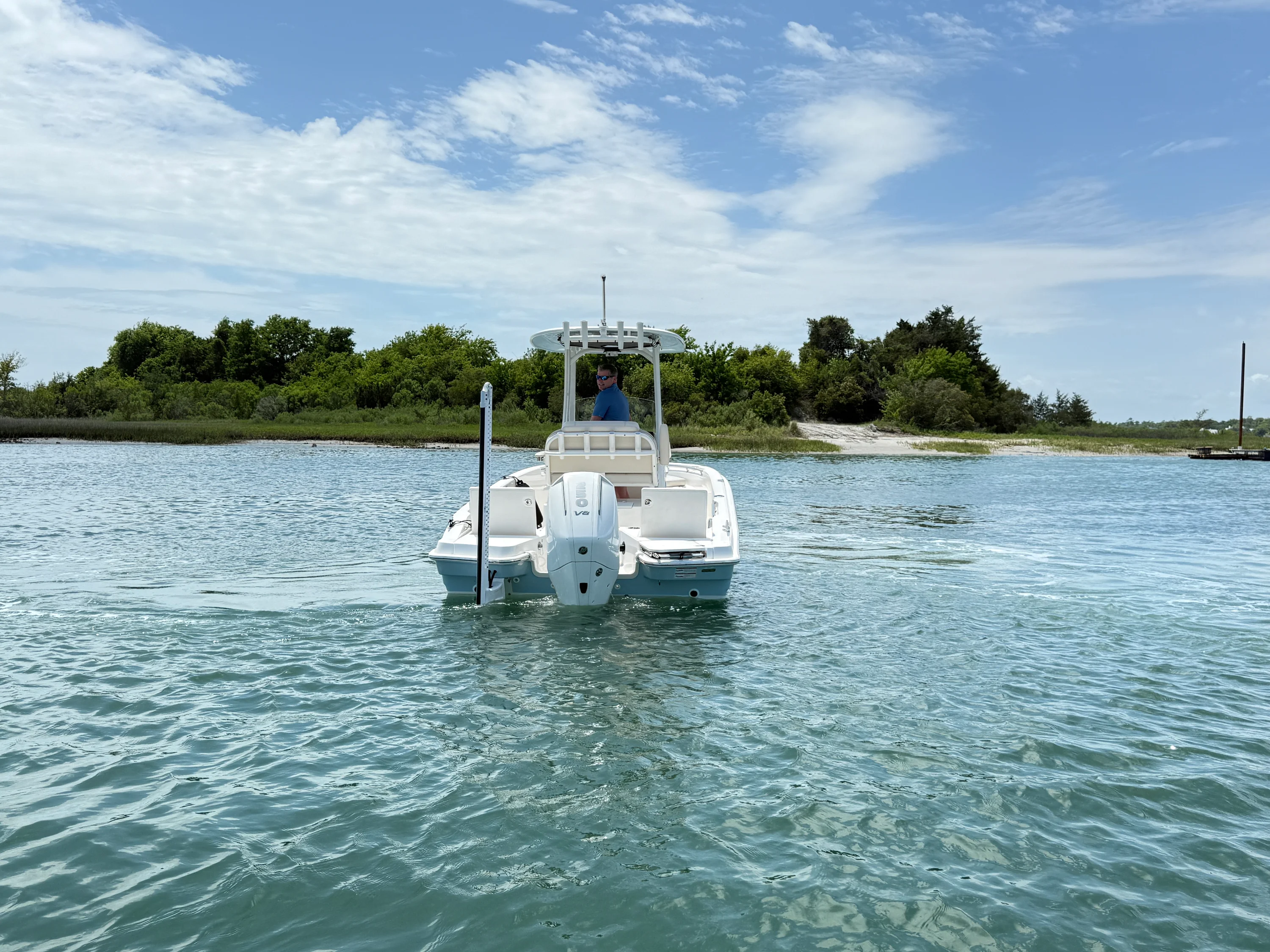 2026 Boston Whaler 220 Dauntless Image Thumbnail #6
