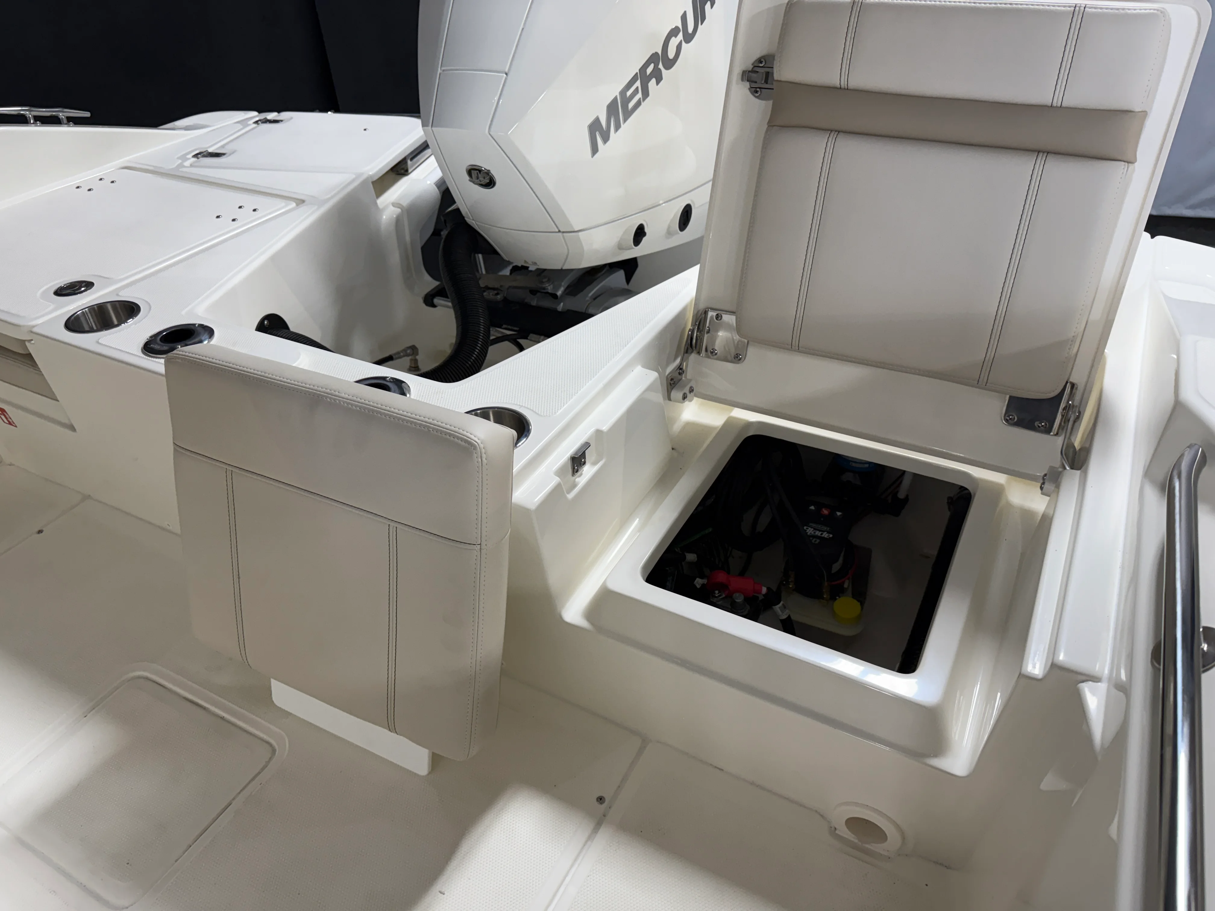 2026 Boston Whaler 220 Dauntless Image Thumbnail #23