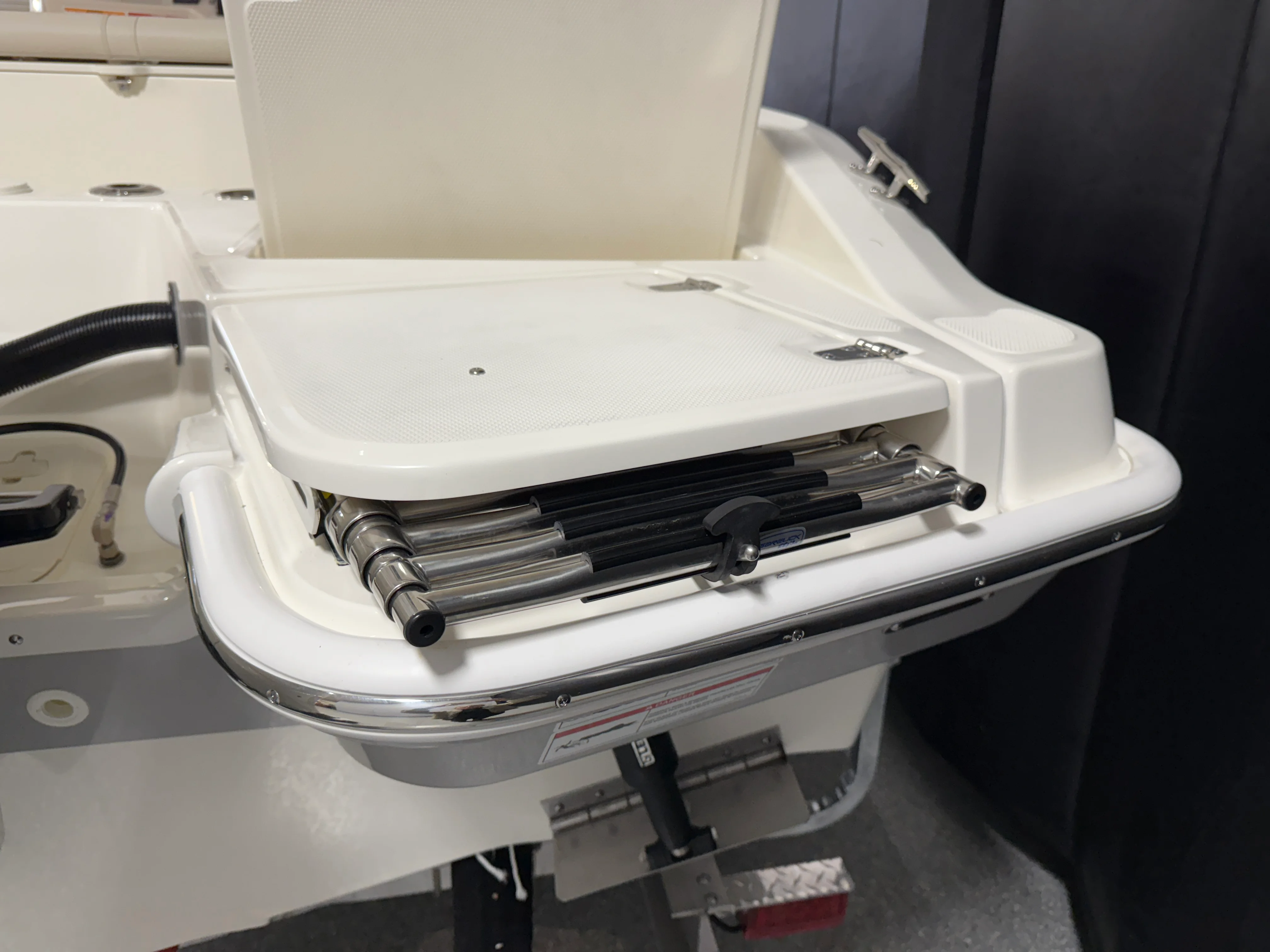 2026 Boston Whaler 220 Dauntless Image Thumbnail #17