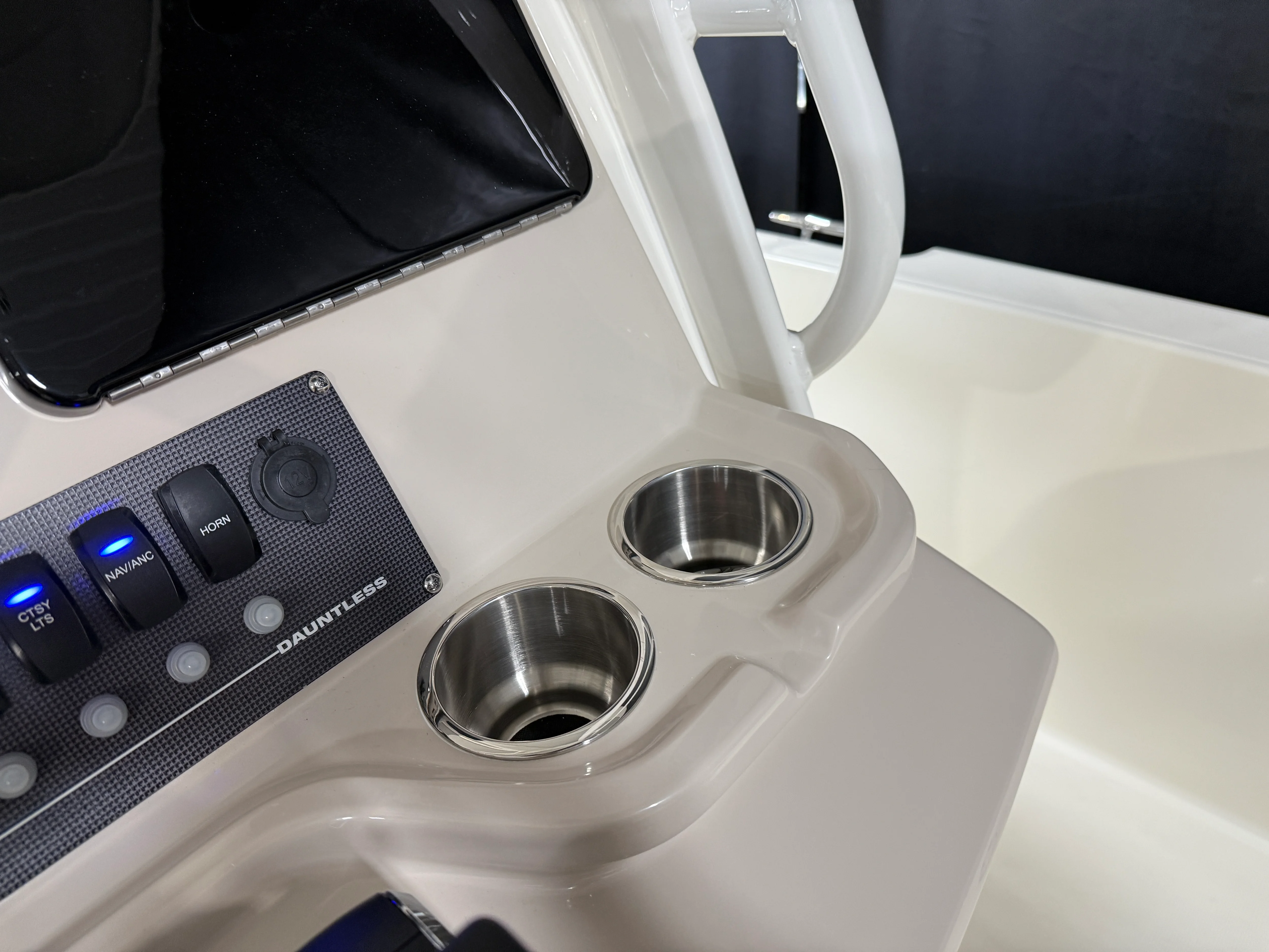 2026 Boston Whaler 220 Dauntless Image Thumbnail #35