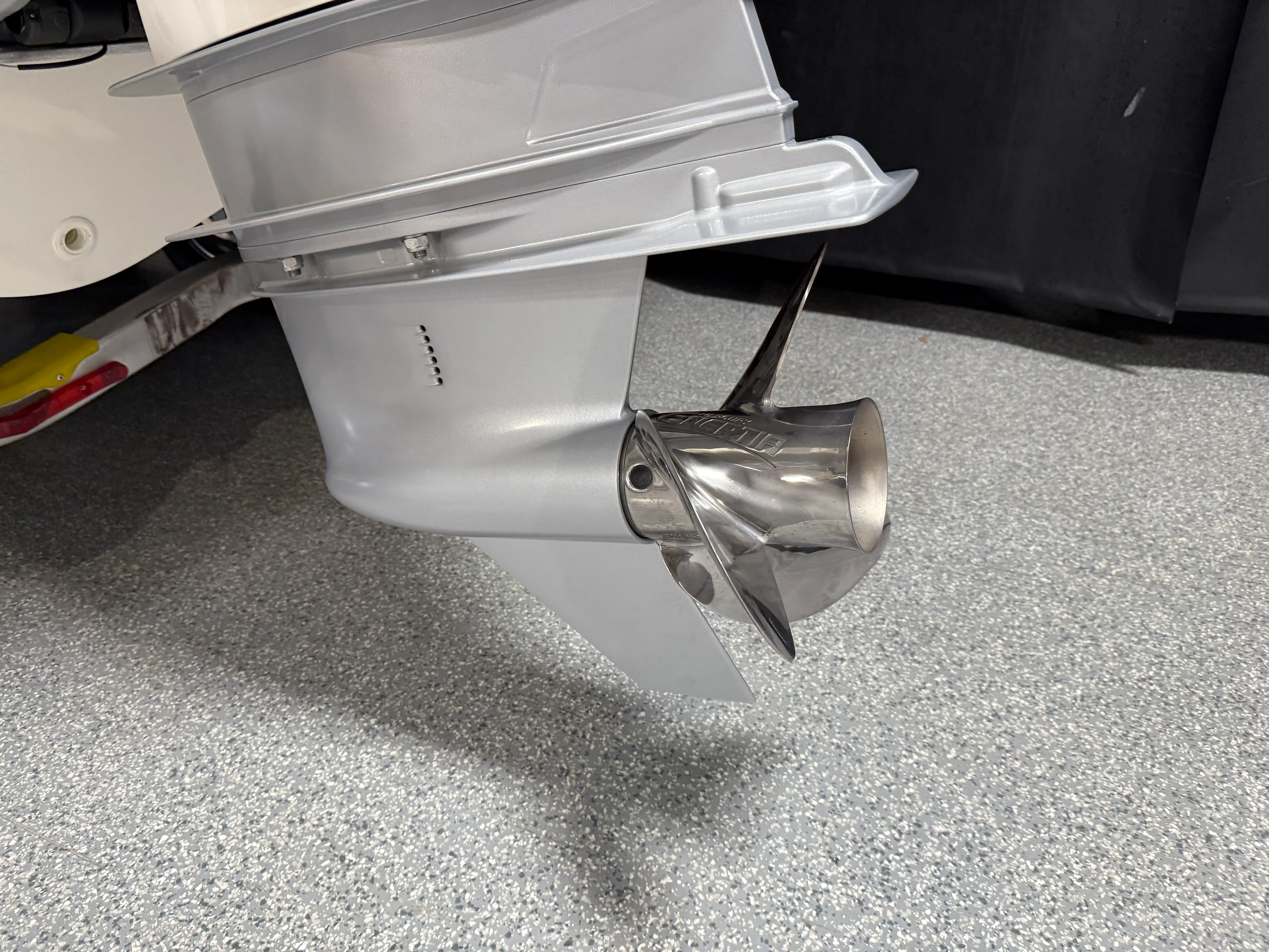 2026 Boston Whaler 220 Dauntless Image Thumbnail #15