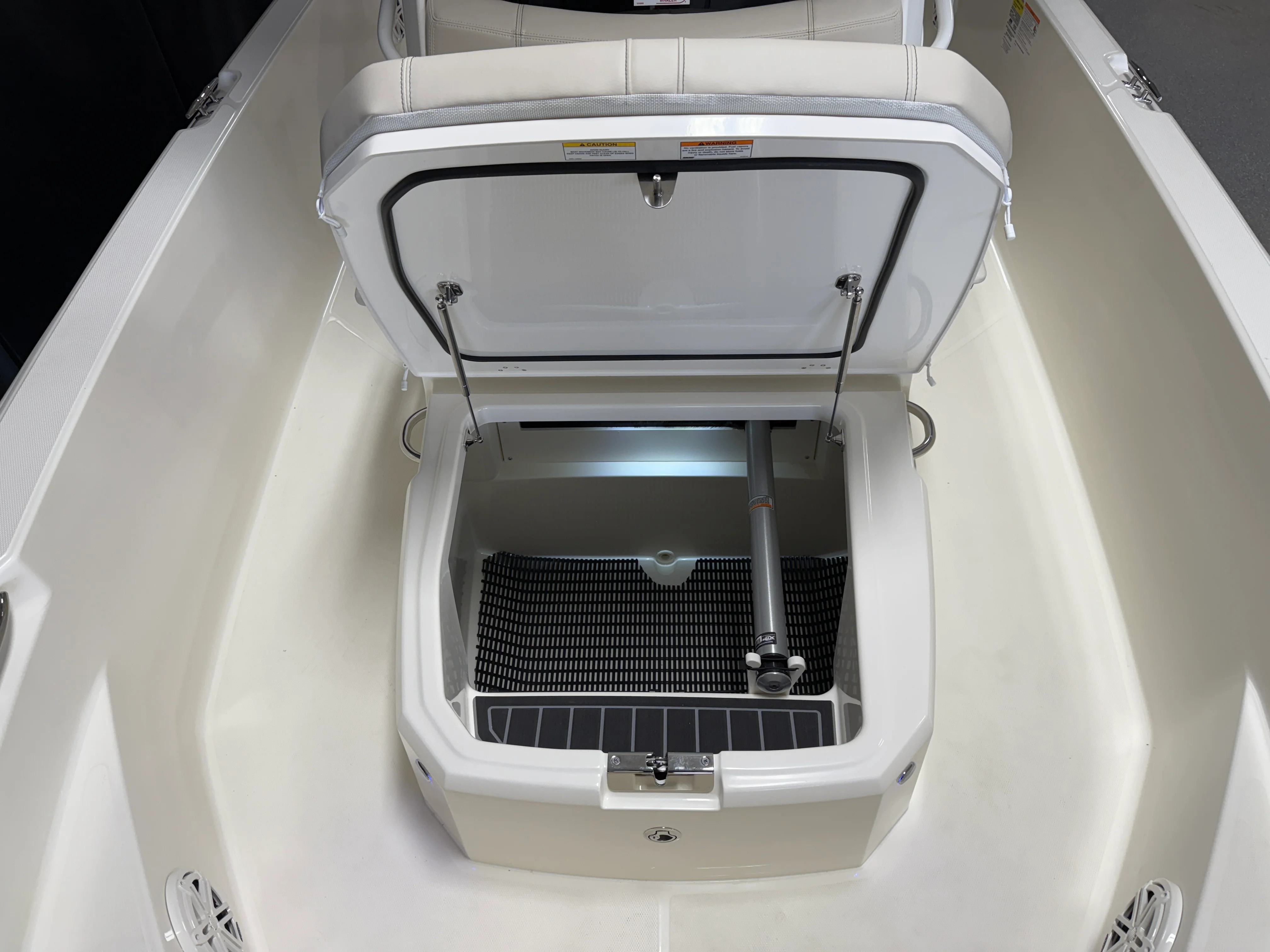 2026 Boston Whaler 220 Dauntless Image Thumbnail #46