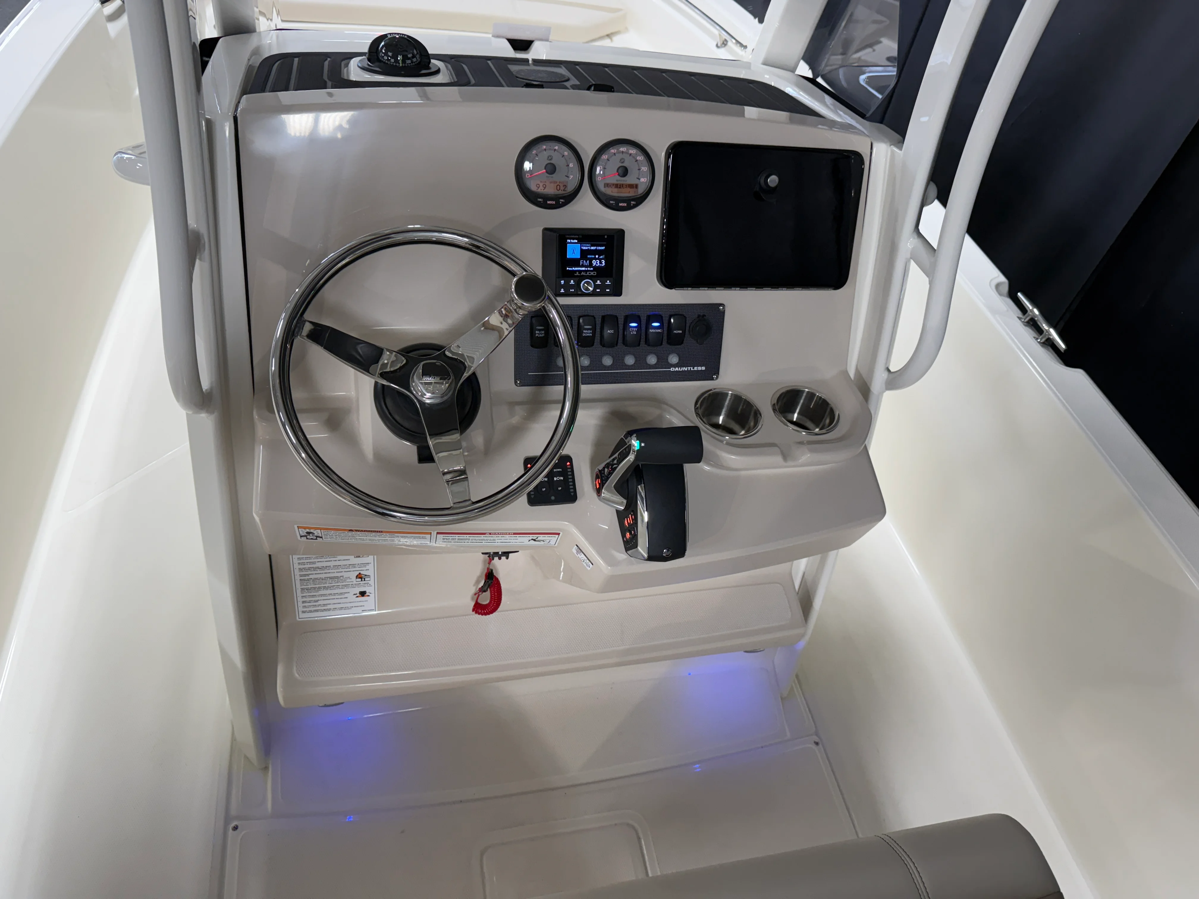 2026 Boston Whaler 220 Dauntless Image Thumbnail #30